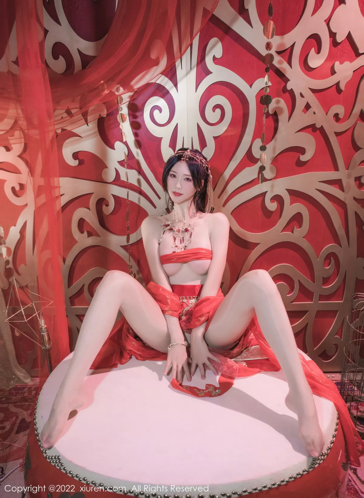 秀人集.com_[XiuRen秀人网]No.5699_模特利世性感西域舞娘扮演红色薄纱连衣裙秀曼妙身姿诱惑写真63P