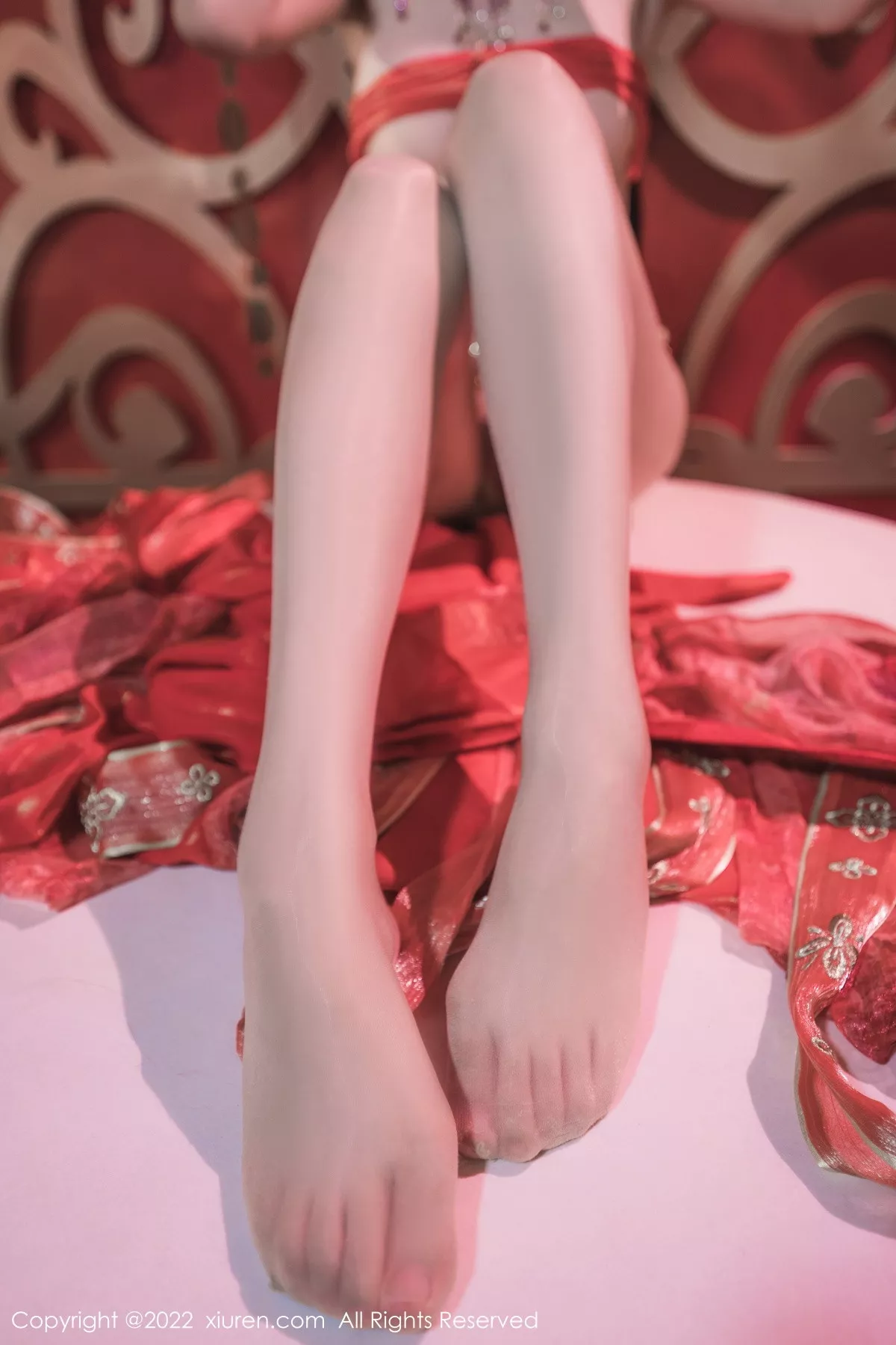 秀人集.com_[XiuRen秀人网]No.5699_模特利世性感西域舞娘扮演红色薄纱连衣裙秀曼妙身姿诱惑写真63P