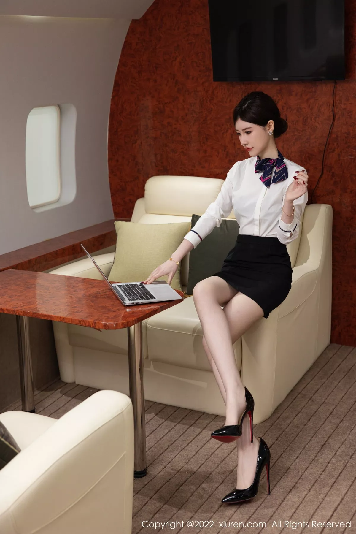 秀人集.com_[XiuRen秀人网]No.5696_模特美桃酱性感白T配黑短裙露蕾丝内衣超薄肉丝迷人诱惑写真106P