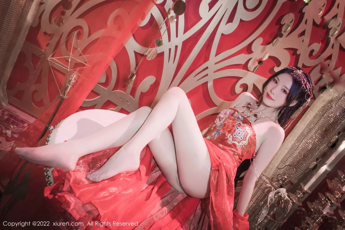 秀人集.com_[XiuRen秀人网]No.5699_模特利世性感西域舞娘扮演红色薄纱连衣裙秀曼妙身姿诱惑写真63P
