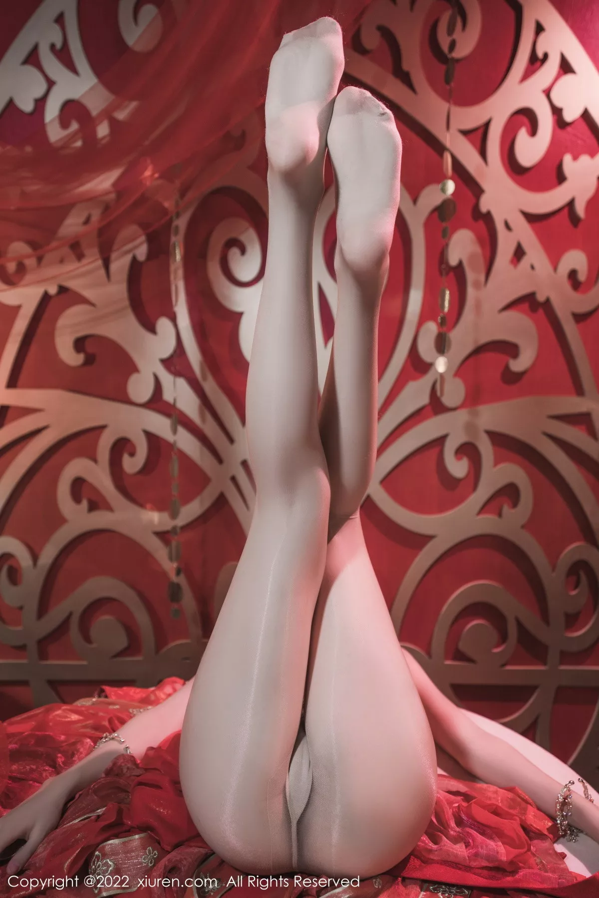 秀人集.com_[XiuRen秀人网]No.5699_模特利世性感西域舞娘扮演红色薄纱连衣裙秀曼妙身姿诱惑写真63P