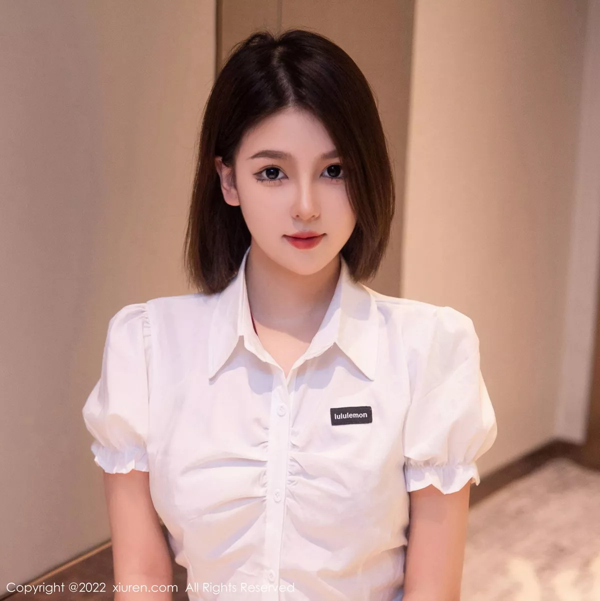 秀人集.com_[XiuRen秀人网]No.5702_新人模特美羊羊宾馆里性感白T配黑短裤露性感薄纱内衣诱惑写真88P