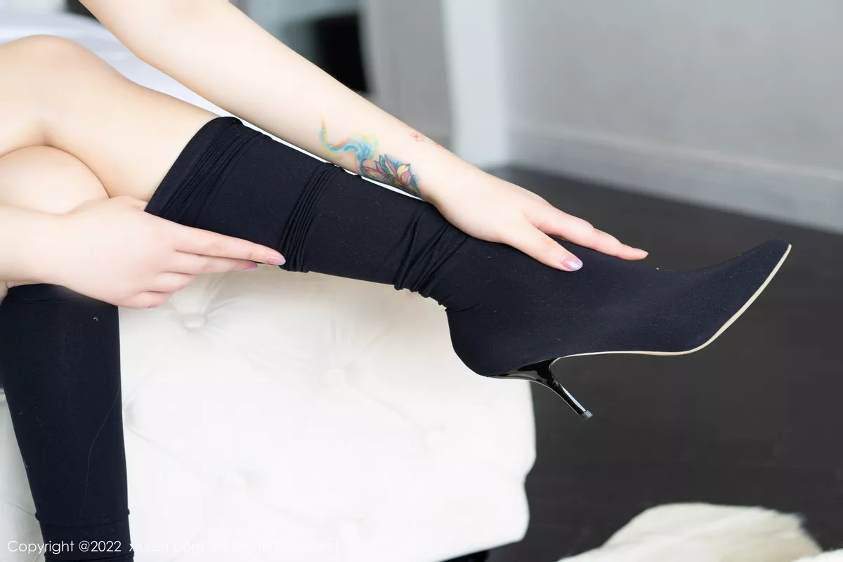 秀人集.com_[XiuRen秀人网]No.5711_女神妲己_Toxic私房咖啡色收身连衣裙配超薄肉丝秀翘臀诱惑写真66P