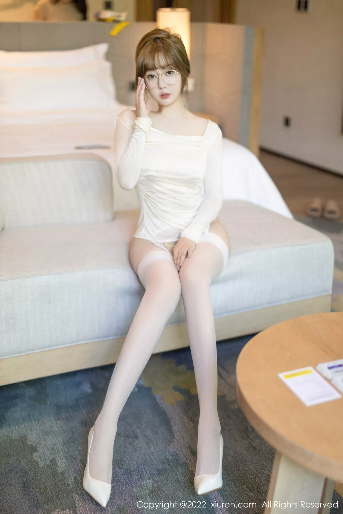 秀人集.com_[XiuRen秀人网]No.5712_女神王雨纯私房性感白色服配白丝吊袜秀曼妙身材迷人诱惑写真57P