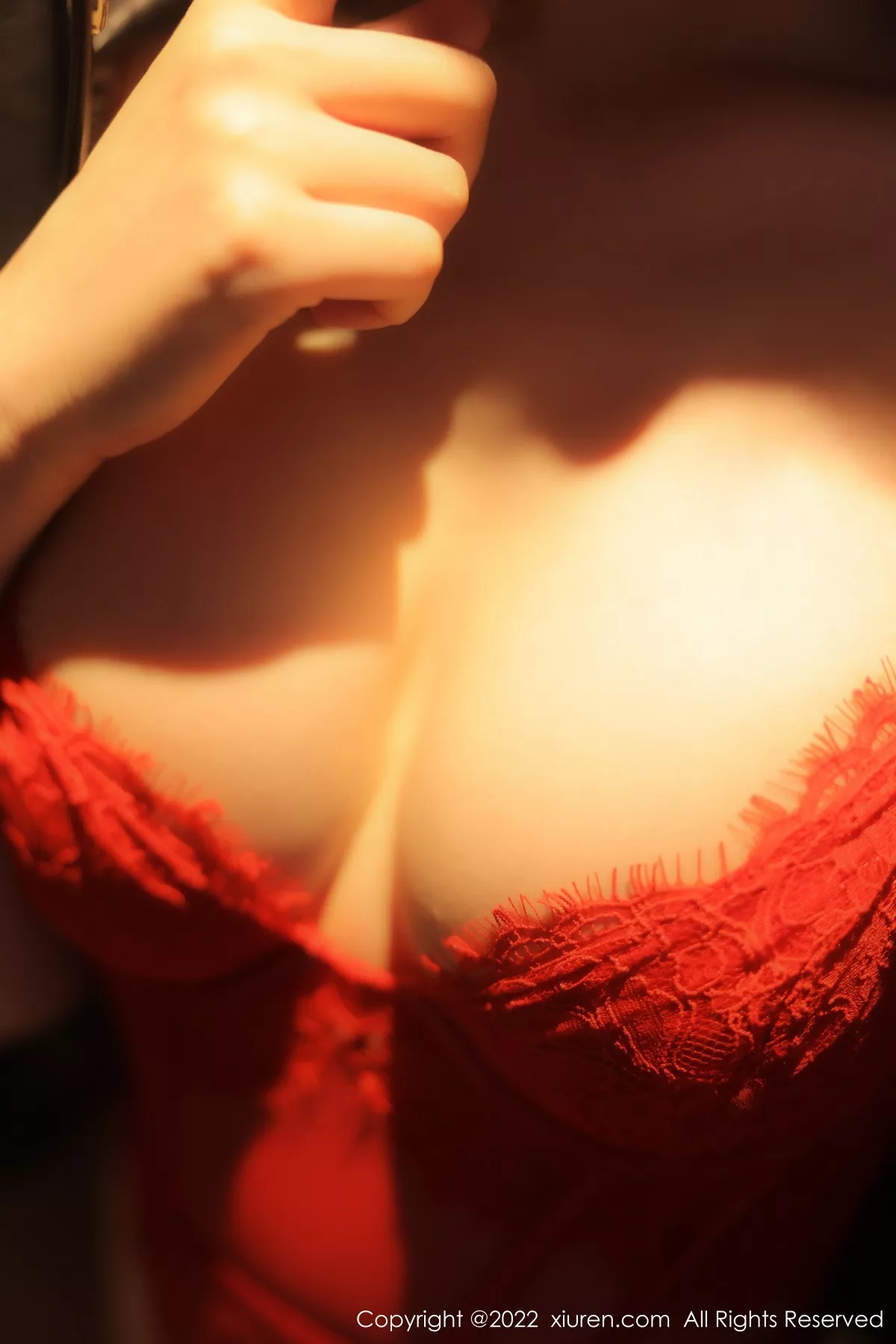 秀人集.com_[XiuRen秀人网]No.5710_模特顾乔楠Cora私房脱黑外衣露性感红色情趣蕾丝内衣诱惑写真88P