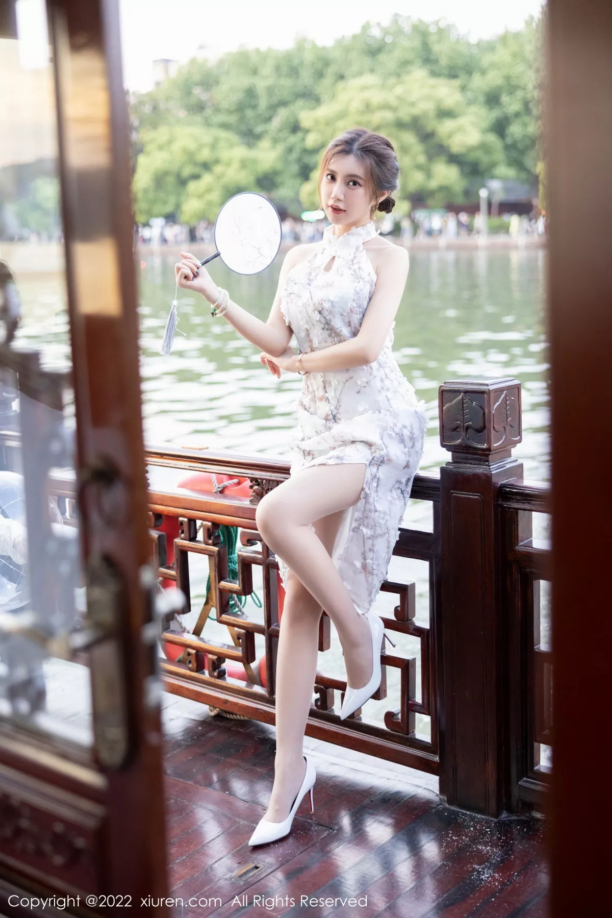 秀人集.com_[XiuRen秀人网]No.5713_女神绮里嘉ula心愿旅拍性感图案旗袍配开档白丝撩人诱惑写真97P