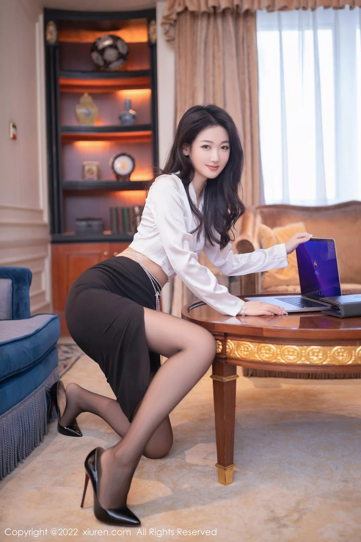 秀人集.com_[XiuRen秀人网]No.5721_模特唐安琪北京旅拍性感白T配黑短裙露浅色蕾丝内衣诱惑写真75P