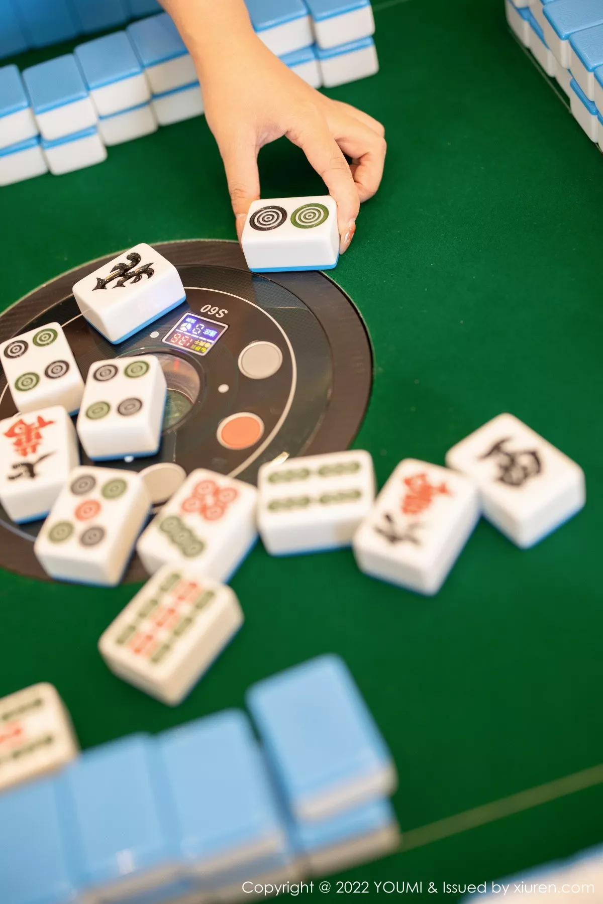 秀人集.com_[YouMi尤蜜荟]Vol.854_模特张思允Nice西双版纳旅拍脱吊带裙露黑色蕾丝内衣诱惑写真82P