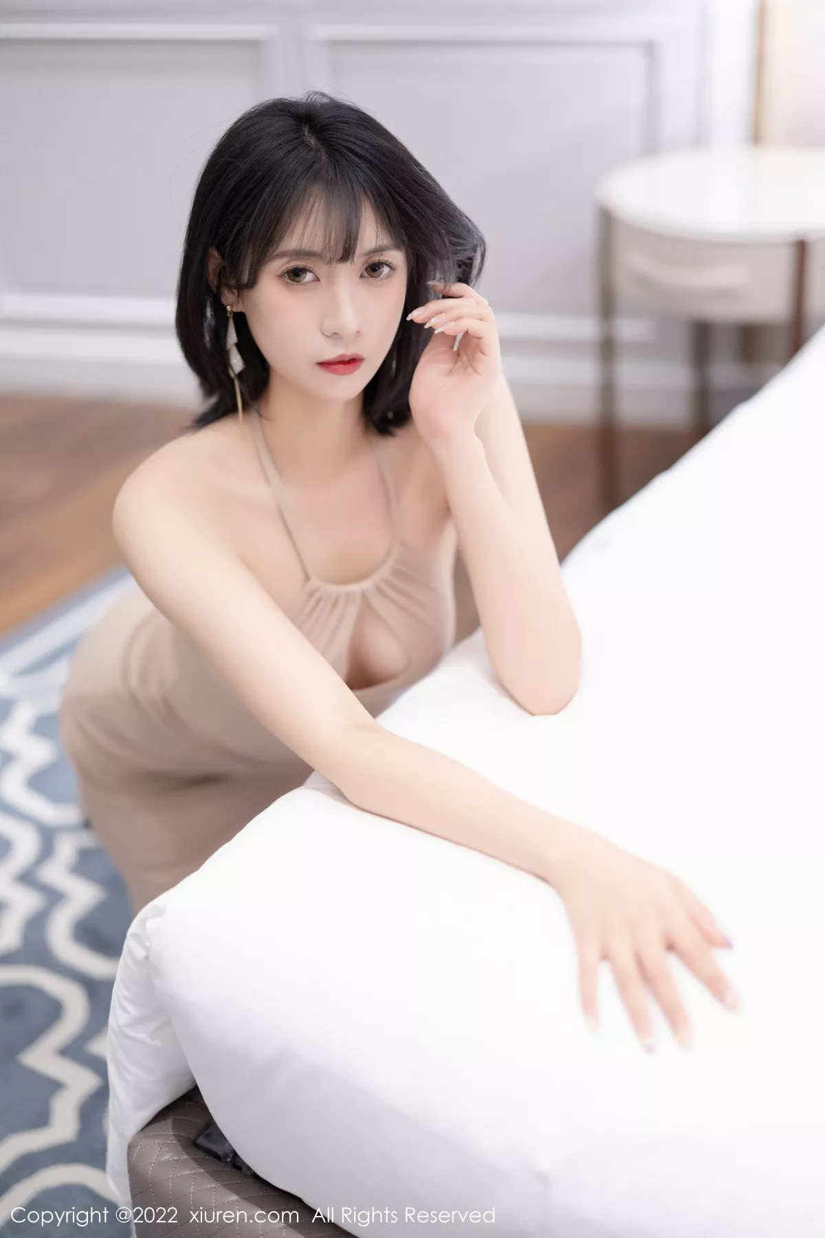 秀人集.com_[XiuRen秀人网]No.5720_模特林子遥私房浴室性感浅色收身连衣裙配灰丝袜迷人诱惑写真84P