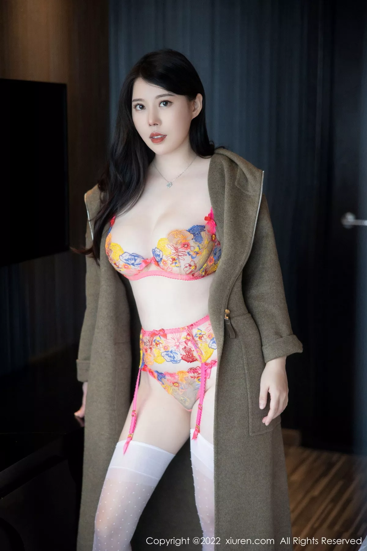 秀人集.com_[XiuRen秀人网]No.5723_模特白茹雪脱外套露性感轻透蕾丝内衣配白丝吊袜撩人诱惑写真79P