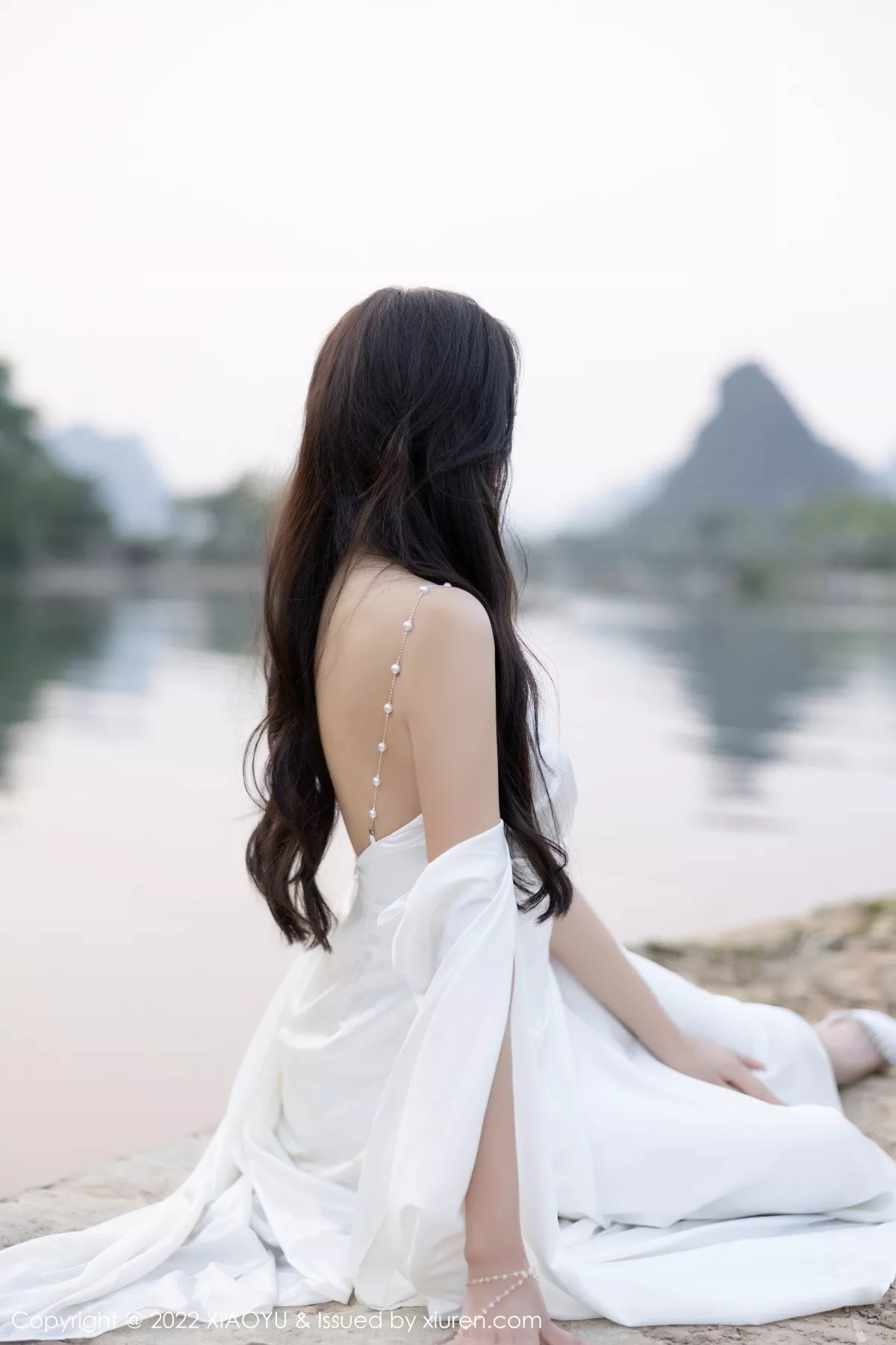 秀人集.com_[XiaoYu画语界]Vol.884_女神王馨瑶yanni杭州旅拍户外白色蕾丝内衣配白色丝袜诱惑写真87P