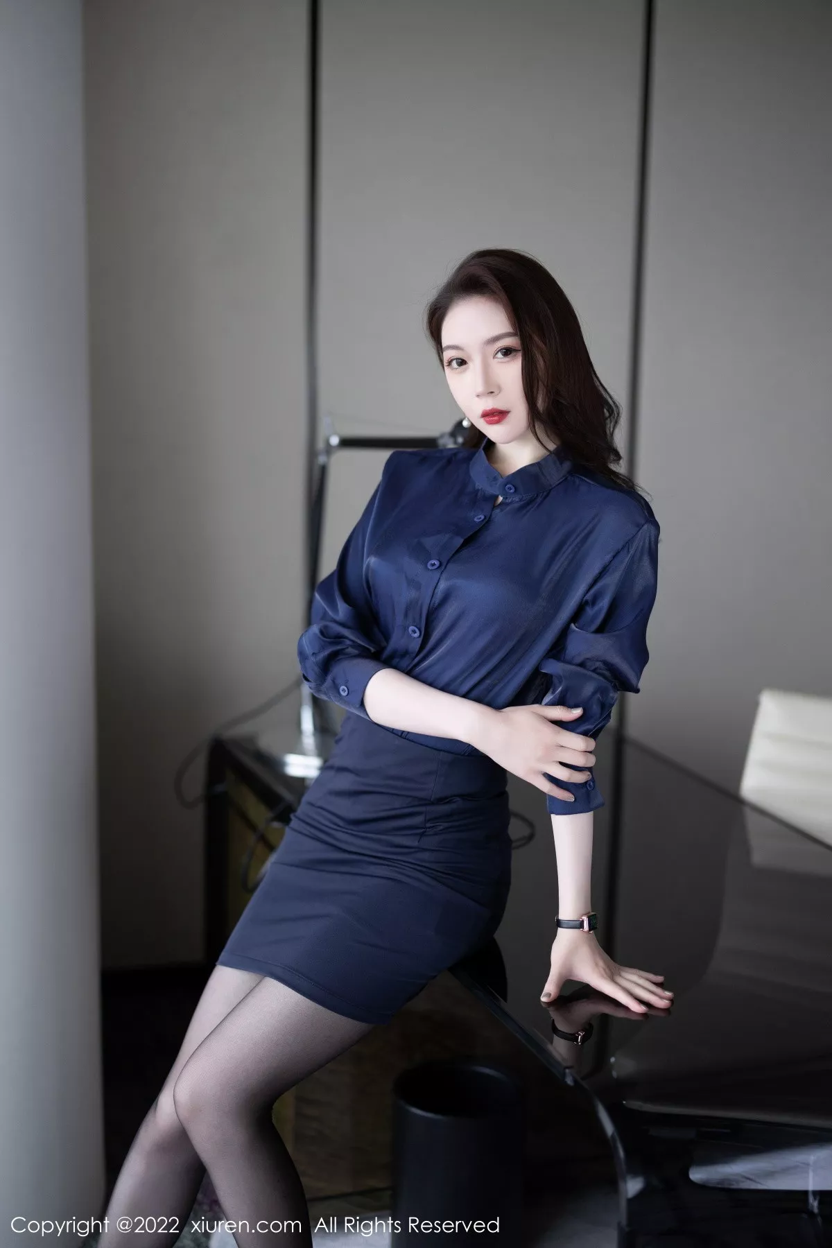 秀人集.com_[XiuRen秀人网]No.5729_模特梦心玥心愿旅拍脱深蓝上衣露性感内衣配超薄黑丝诱惑写真91P