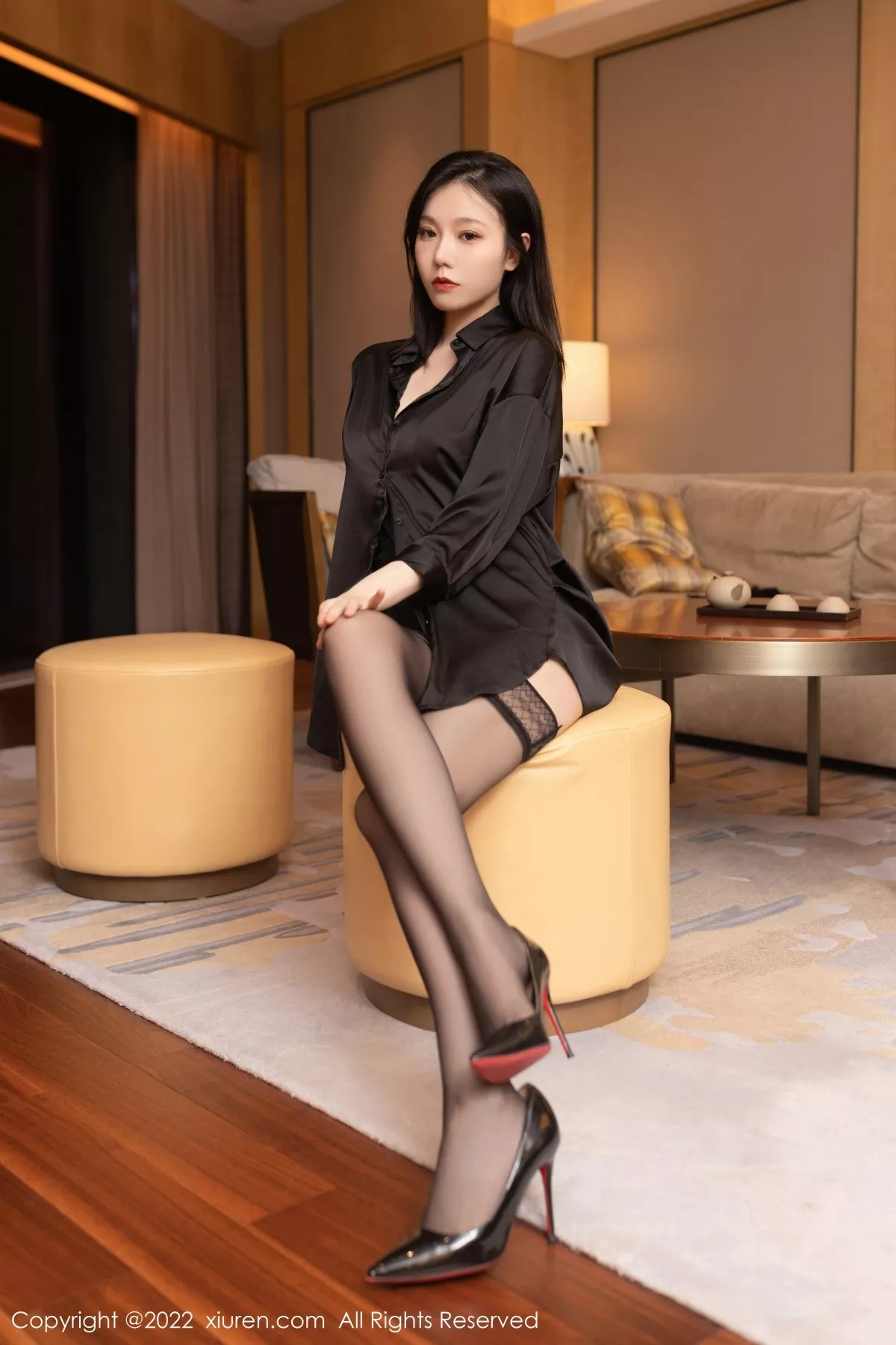 秀人集.com_[XiuRen秀人网]No.5613_模特安然anran私房黑色情趣服饰配黑丝袜秀柔美身段诱惑写真86P