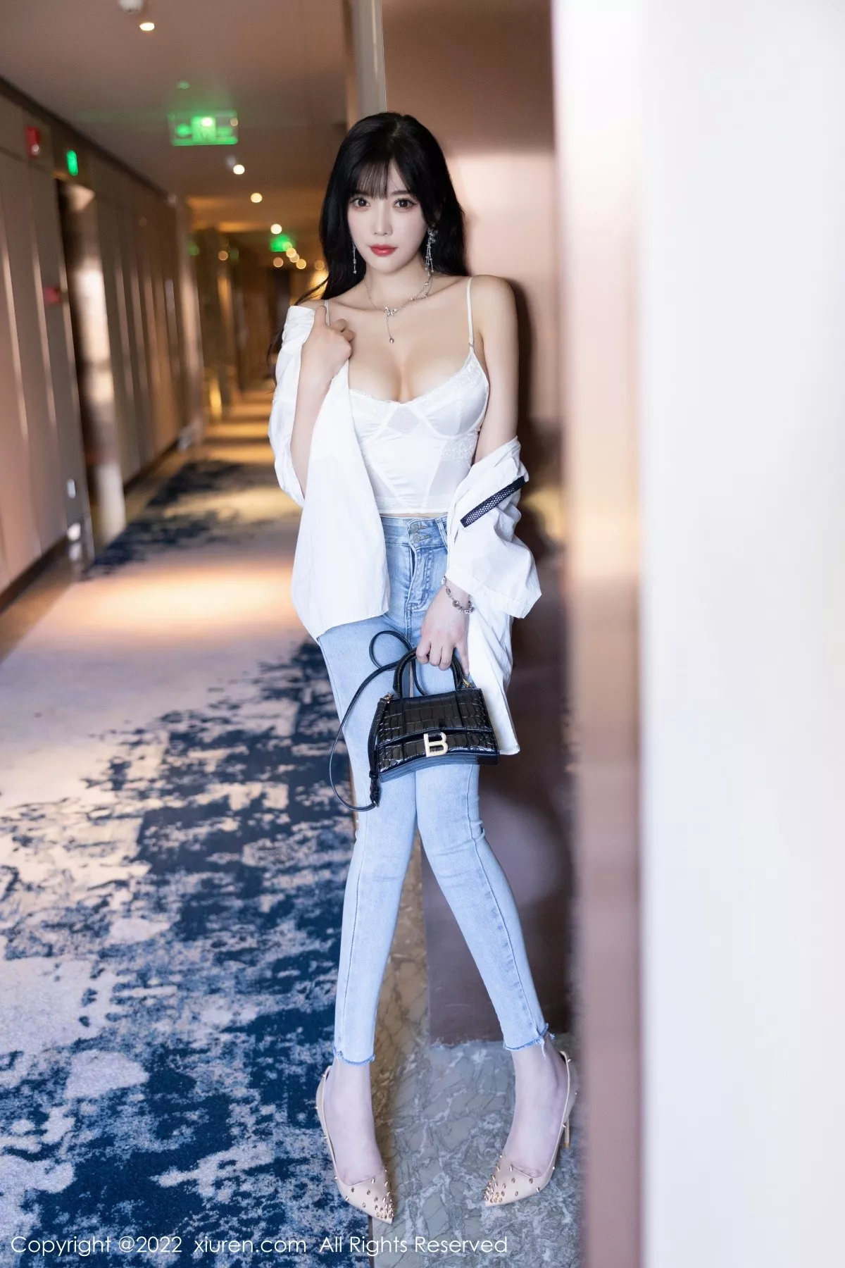 秀人集.com_[XiuRen秀人网]No.5614_女神杨晨晨Yome私房半脱露白色内衣配无内肉丝迷人诱惑写真83P