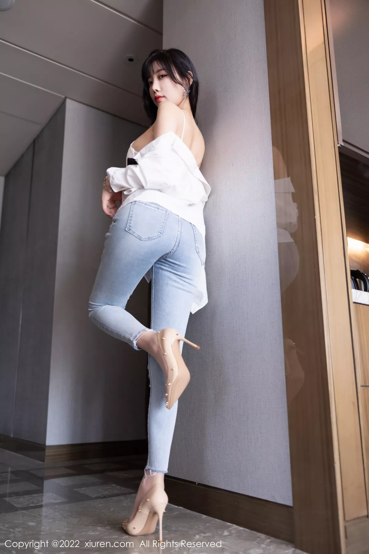 秀人集.com_[XiuRen秀人网]No.5614_女神杨晨晨Yome私房半脱露白色内衣配无内肉丝迷人诱惑写真83P