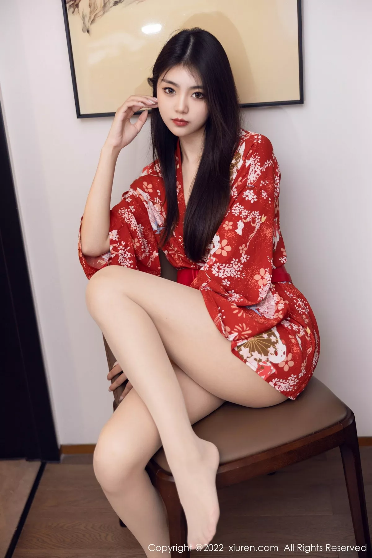 秀人集.com_[XiuRen秀人网]No.5736_模特可乐Vicky红色图案服饰配超薄无内肉丝秀翘臀美腿诱惑写真53P