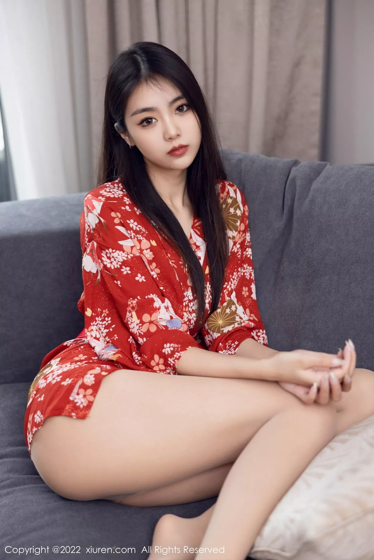 秀人集.com_[XiuRen秀人网]No.5736_模特可乐Vicky红色图案服饰配超薄无内肉丝秀翘臀美腿诱惑写真53P