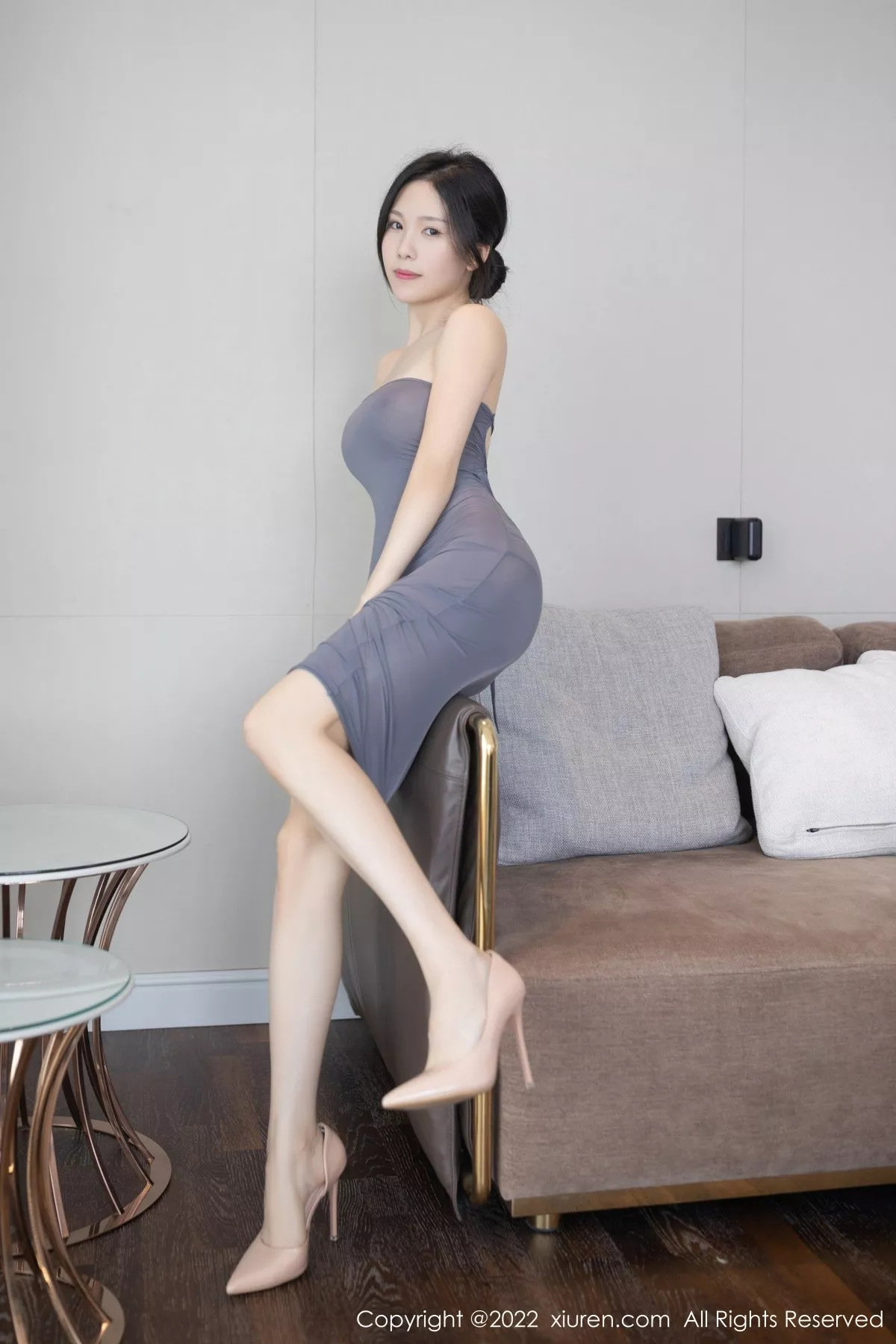秀人集.com_[XiuRen秀人网]No.5620_模特利世情节拍摄性感灰色毛线上衣配长裙秀完美身材诱惑写真82P