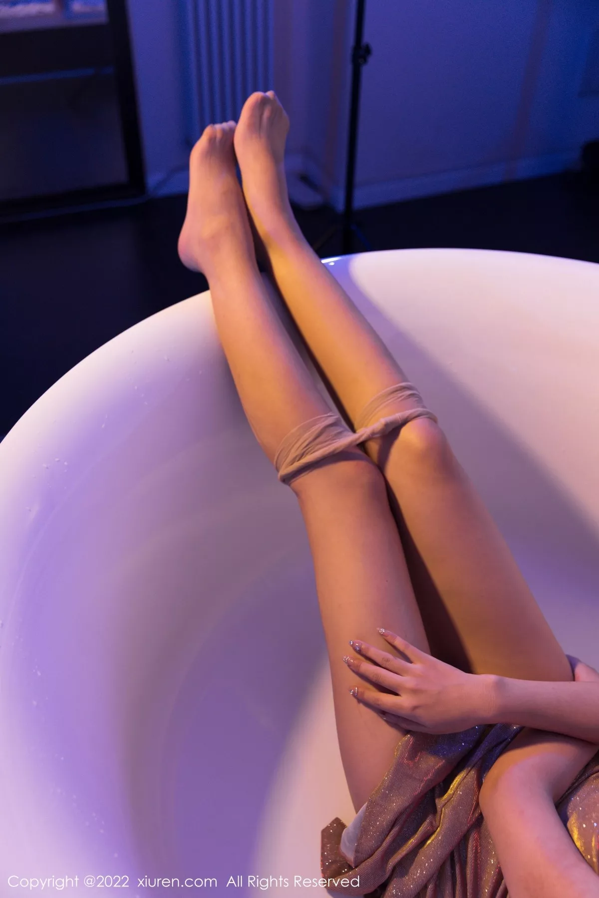 秀人集.com_[XiuRen秀人网]No.5625_新人小泡芙私房浴室性感珍珠粉吊带裙配超薄肉丝撩人诱惑写真42P