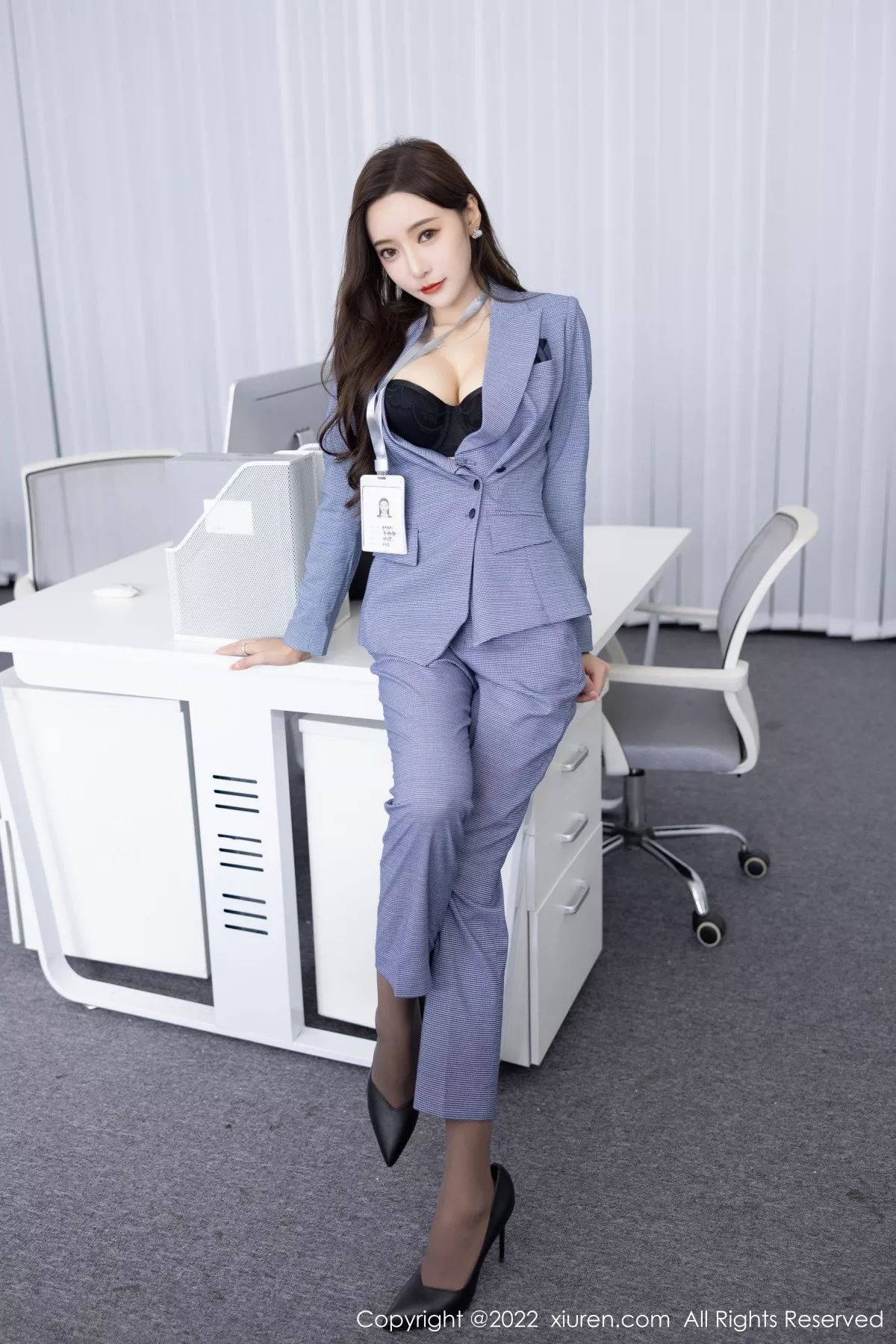 秀人集.com_[XiuRen秀人网]No.5629_女神王馨瑶yanni私房脱蓝灰职业装露性感黑色内衣丰满诱惑写真82P