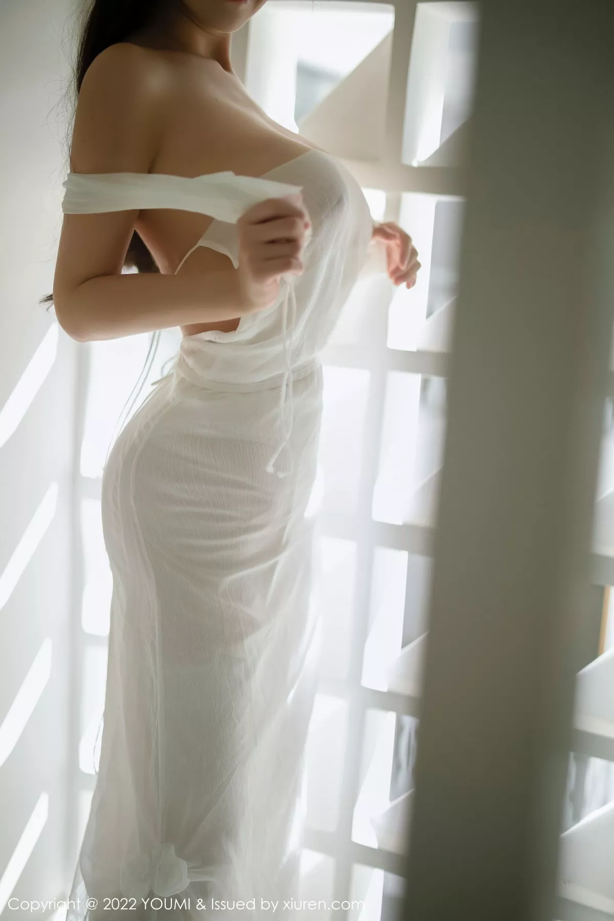 秀人集.com_[YouMi尤蜜荟]Vol.856_女神朱可儿Flora西双版纳旅拍白色连衣长裙配白丝吊袜诱惑写真88P