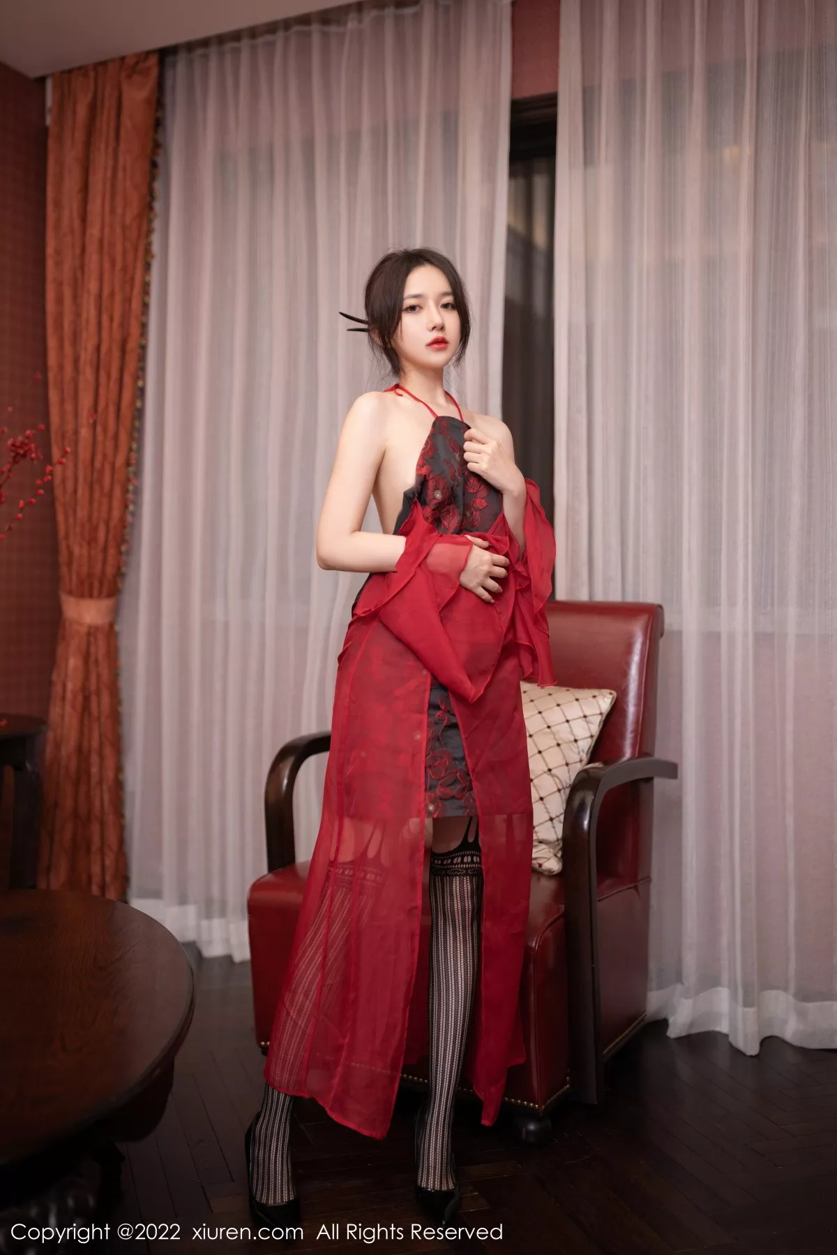 秀人集.com_[XiuRen秀人网]No.5747_模特鱼子酱Fish性感红色薄纱服配黑丝吊袜秀完美身材诱惑写真82P