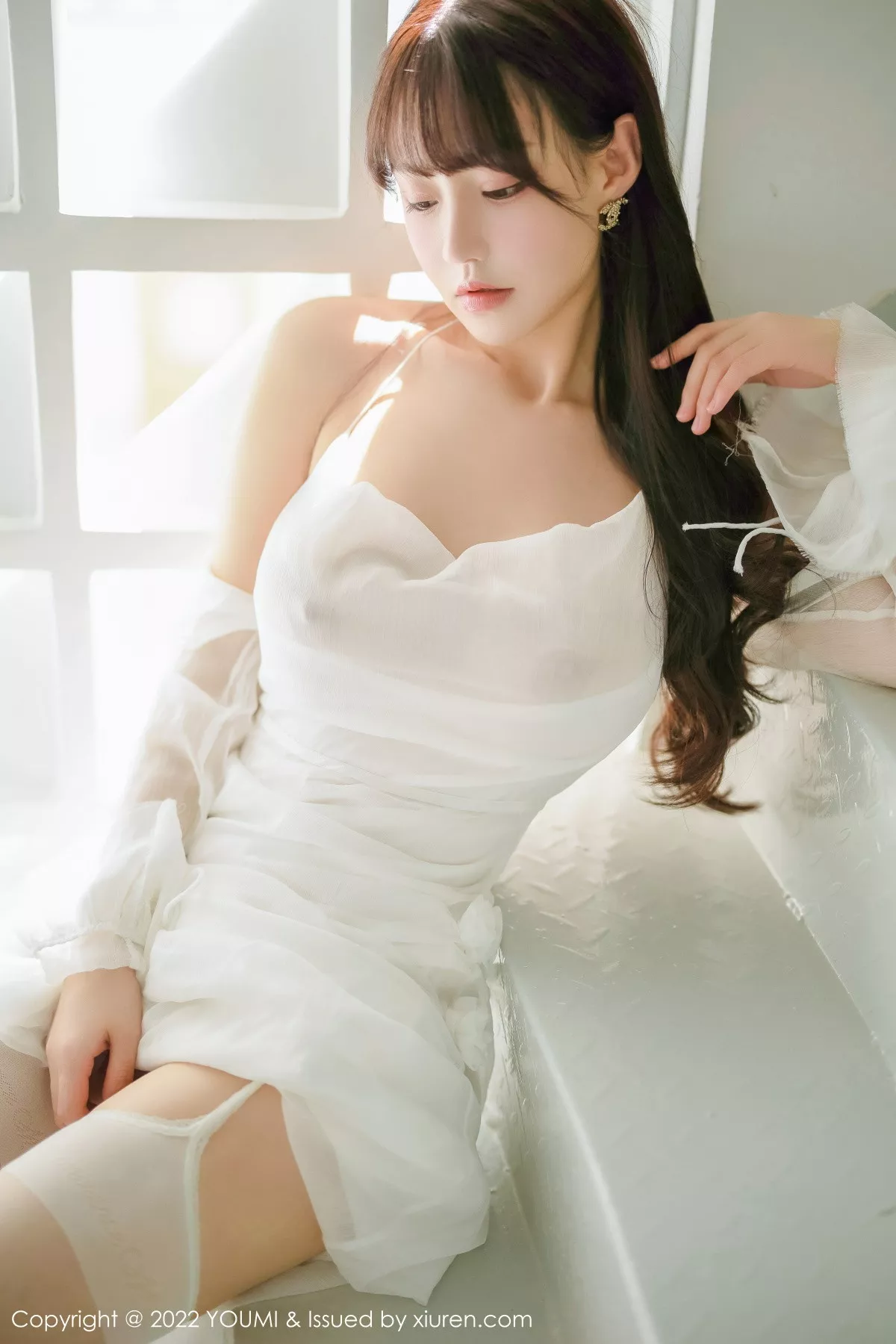 秀人集.com_[YouMi尤蜜荟]Vol.856_女神朱可儿Flora西双版纳旅拍白色连衣长裙配白丝吊袜诱惑写真88P