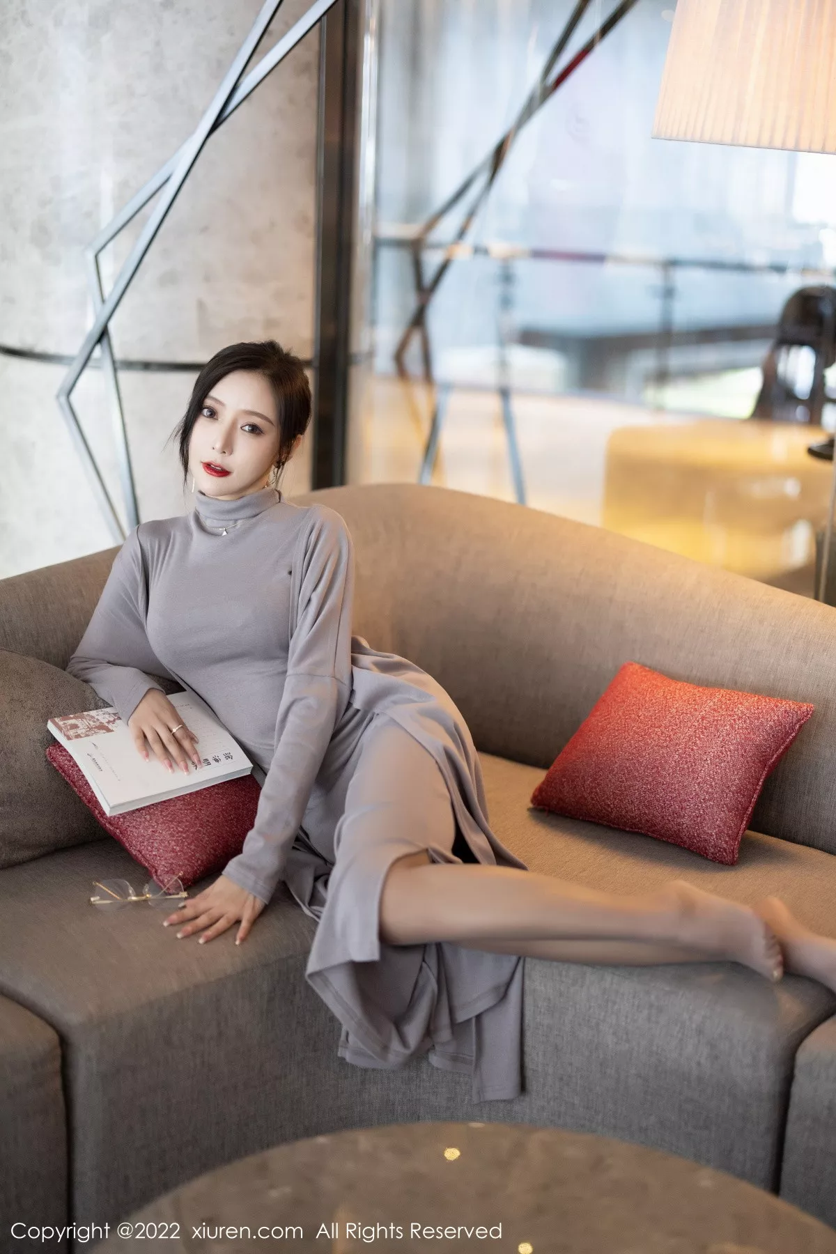 秀人集.com_[XiuRen秀人网]No.5745_女神王馨瑶yanni女学者的反转主题典雅灰色长裙性感迷人写真84P