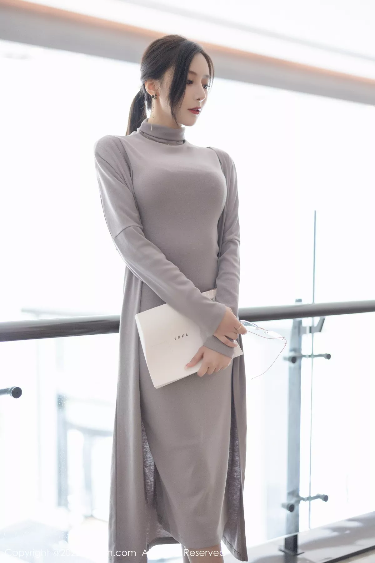 秀人集.com_[XiuRen秀人网]No.5745_女神王馨瑶yanni女学者的反转主题典雅灰色长裙性感迷人写真84P