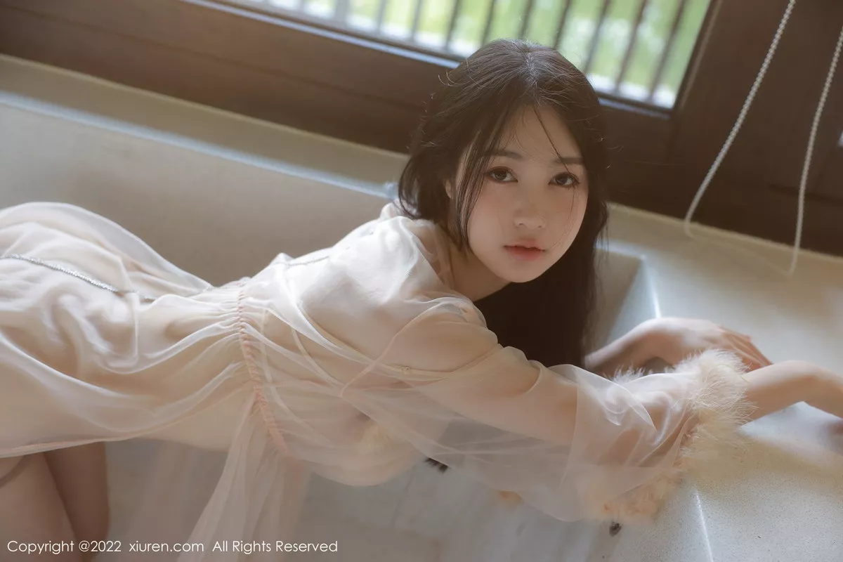 秀人集.com_[XiuRen秀人网]No.5796_模特谢晚晚浅色薄纱轻透情趣服配超薄肉丝秀惹火身材诱惑写真58P