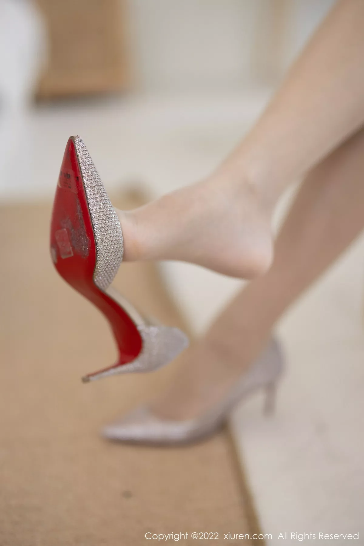 秀人集.com_[XiuRen秀人网]No.5804_模特可乐Vicky淡紫色上衣配白色短裙露超薄肉丝秀美腿诱惑写真84P