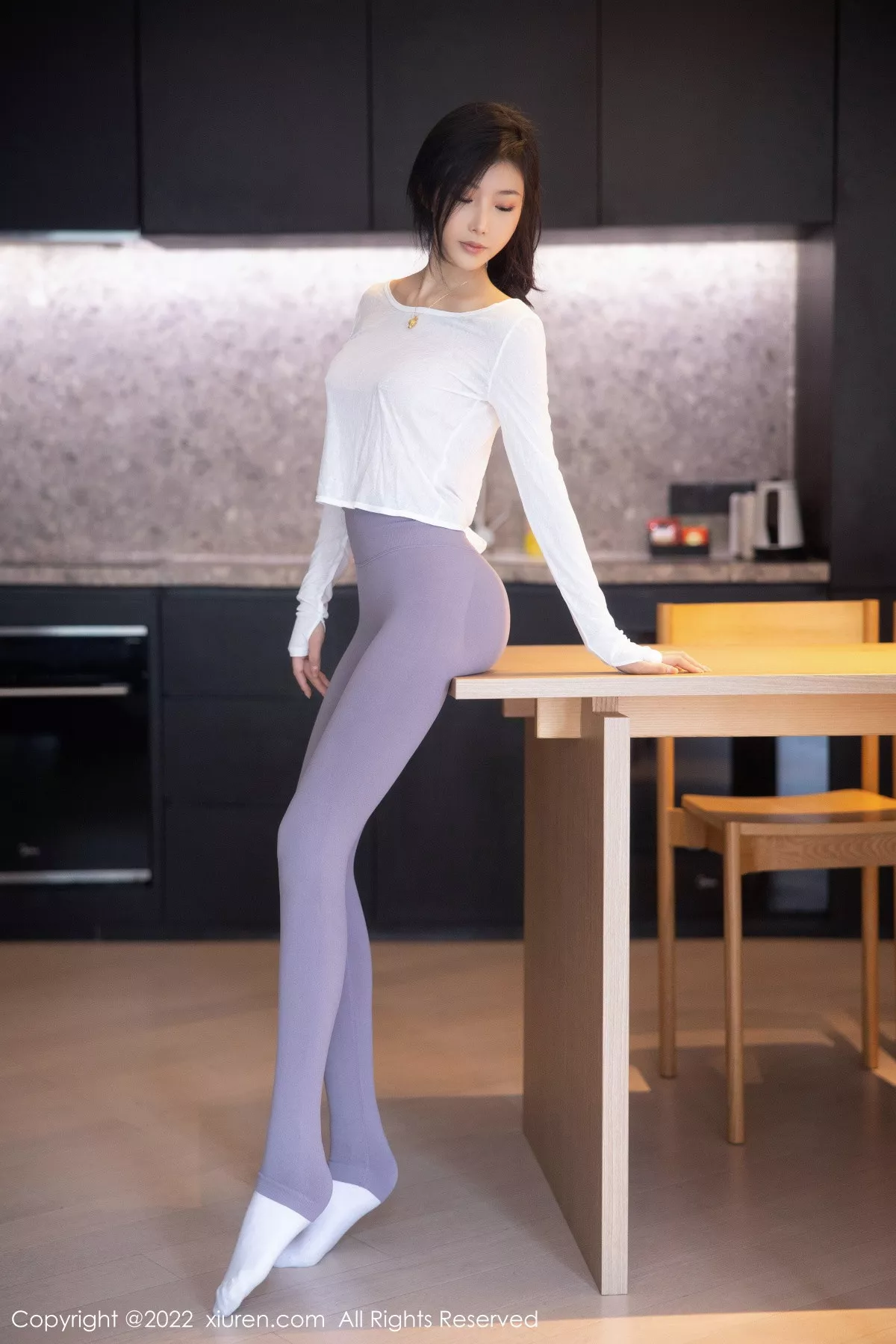 秀人集.com_[XiuRen秀人网]No.5799_新人模特苏苏阿白上衣配灰色瑜伽裤秀曼妙绝美姿态撩人诱惑写真93P