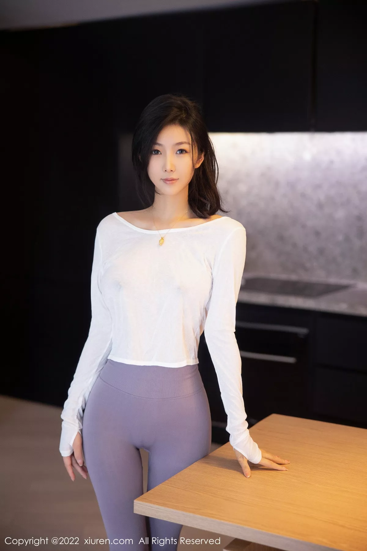 秀人集.com_[XiuRen秀人网]No.5799_新人模特苏苏阿白上衣配灰色瑜伽裤秀曼妙绝美姿态撩人诱惑写真93P