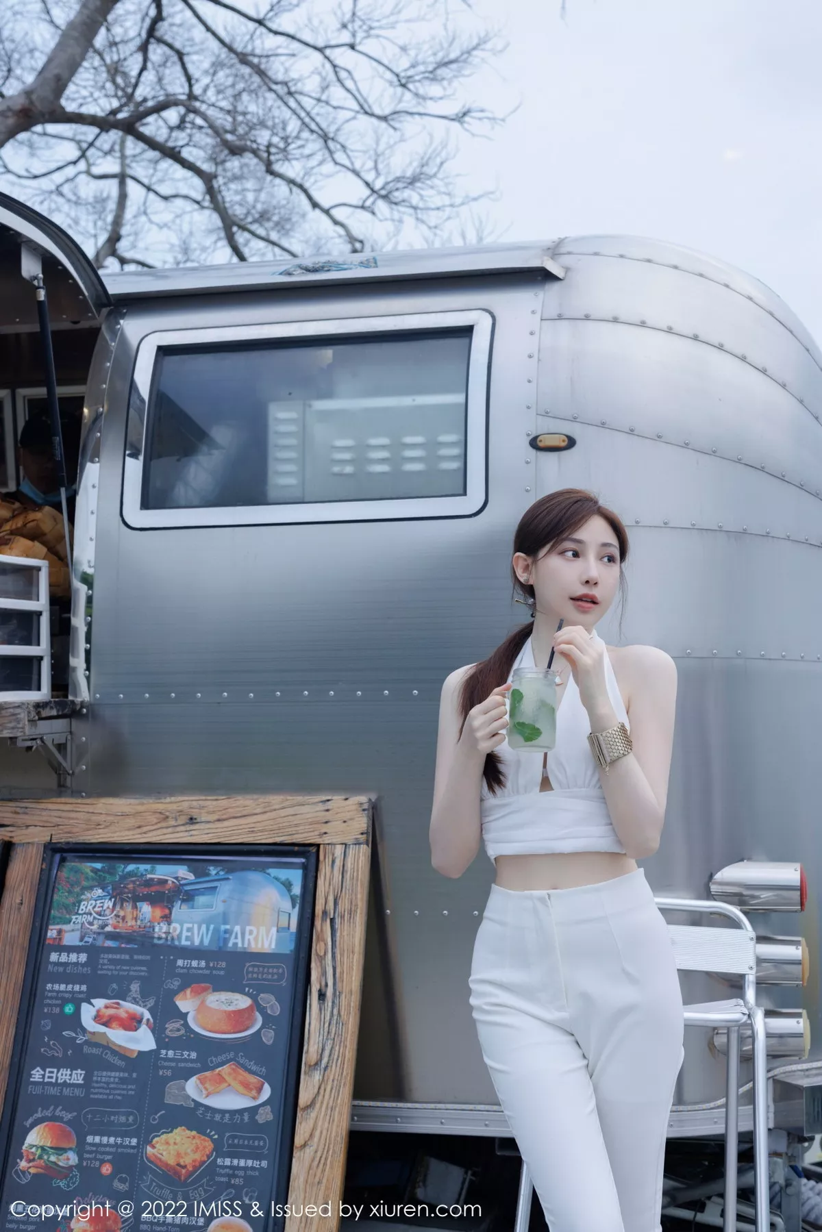 秀人集.com_[IMISS爱蜜社]Vol.706_气质女神Lynn刘奕宁户外场景性感白色长裙秀曼妙身材迷人写真41P