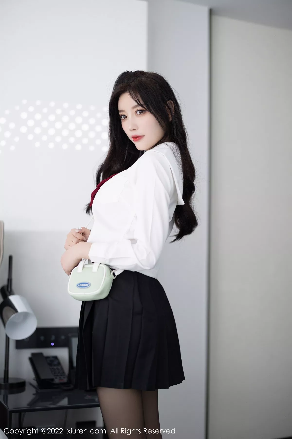 秀人集.com_[XiuRen秀人网]No.5823_女神杨晨晨Yome性感白T配黑色短裙露黑色内衣迷人诱惑写真94P