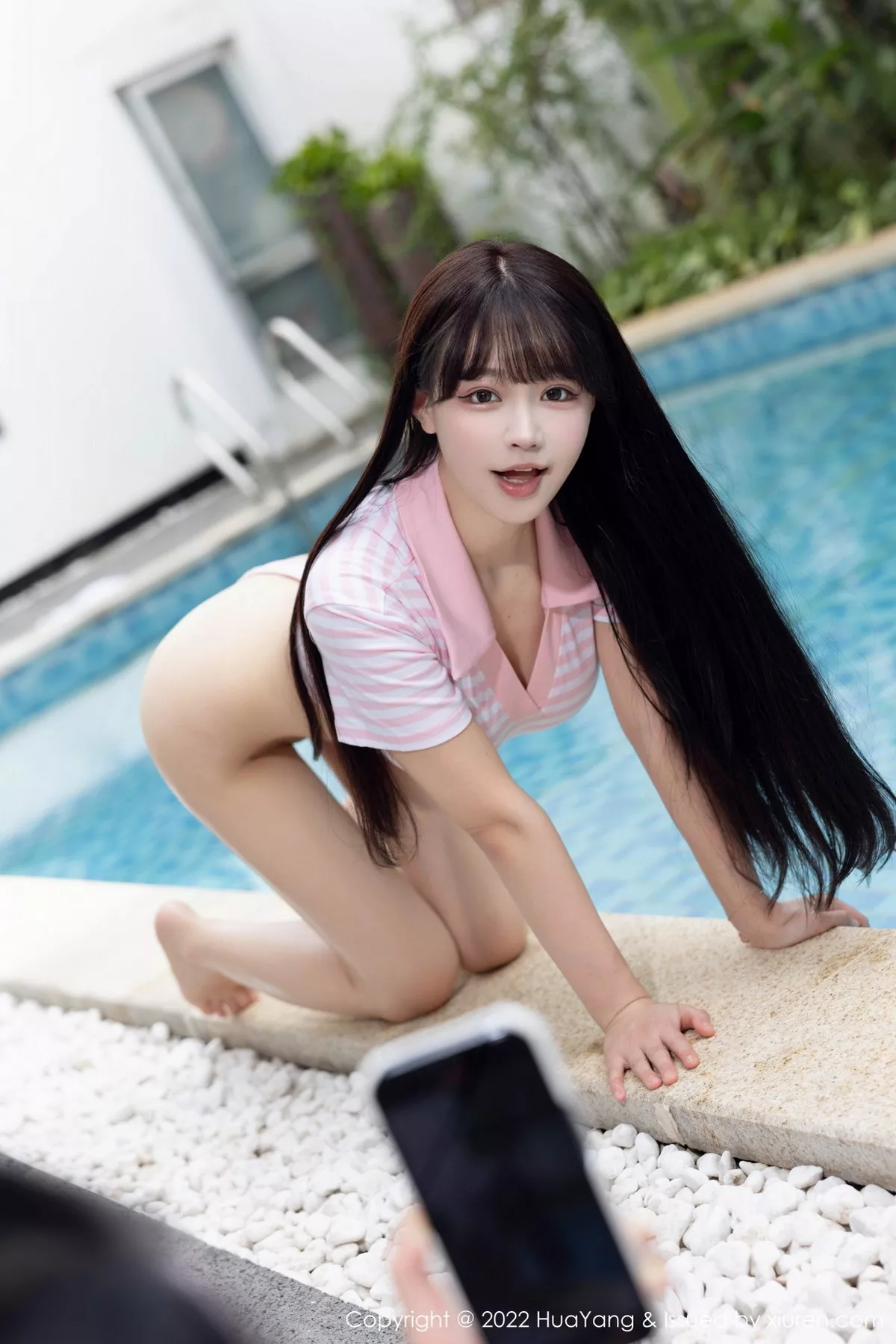 秀人集.com_[HuaYang花漾]Vol.517_女神朱可儿Flora泳池场景粉色高开叉连体衣秀丰满身材诱惑写真53P