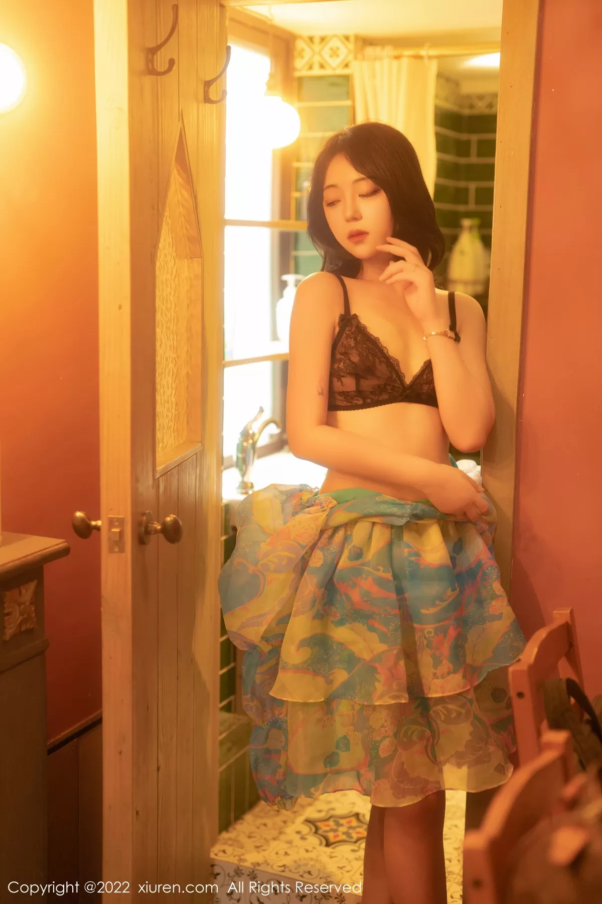 秀人集.com_[XiuRen秀人网]No.5749_模特露露luncy酒店场景蓝色花式长裙半脱露黑色蕾丝内衣诱惑写真58P