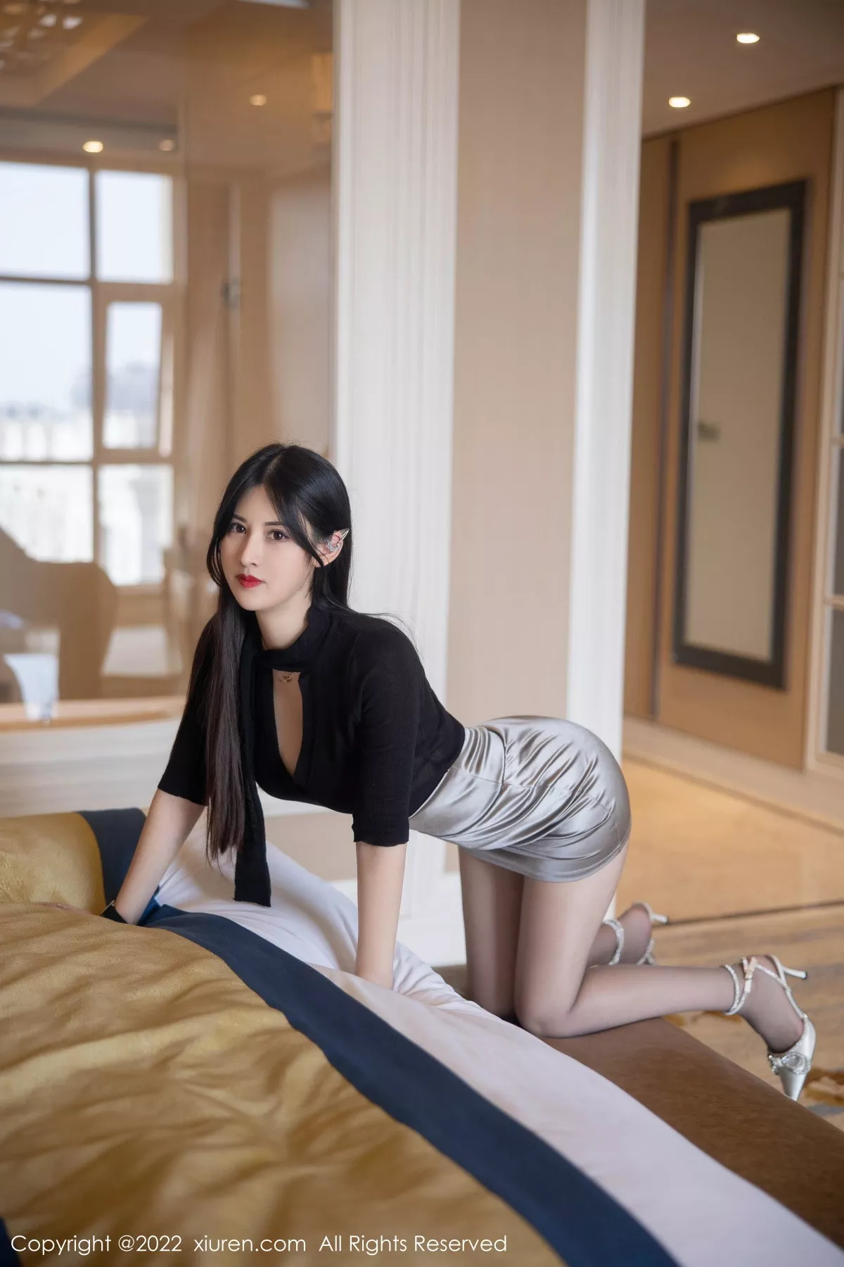 秀人集.com_[XiuRen秀人网]No.5829_模特诗诗kiki黑色上衣配浅灰色短裙露性感蕾丝内衣惹火诱惑写真92P