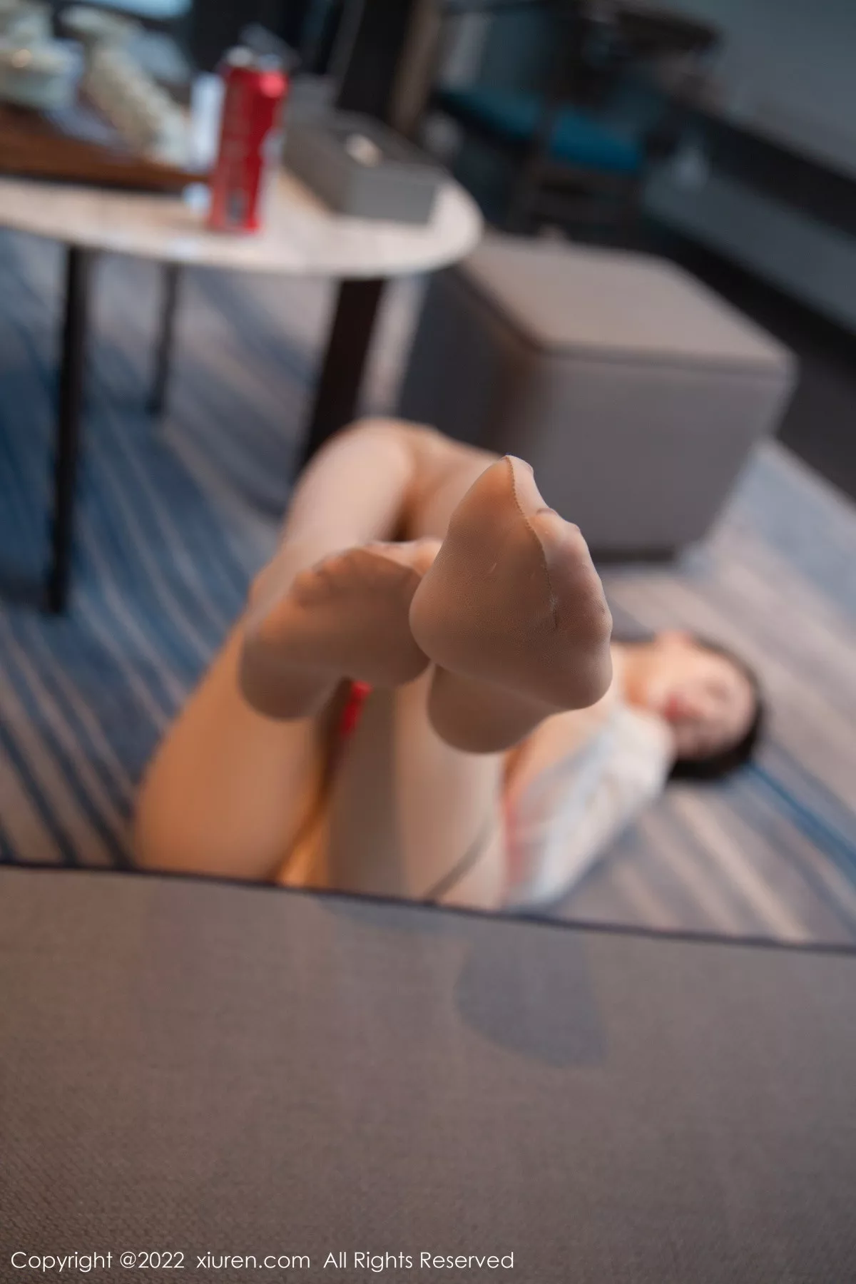 秀人集.com_[XiuRen秀人网]No.5836_模特是小逗逗醉酒主题白色轻透收身上衣配红短裙迷人诱惑写真80P