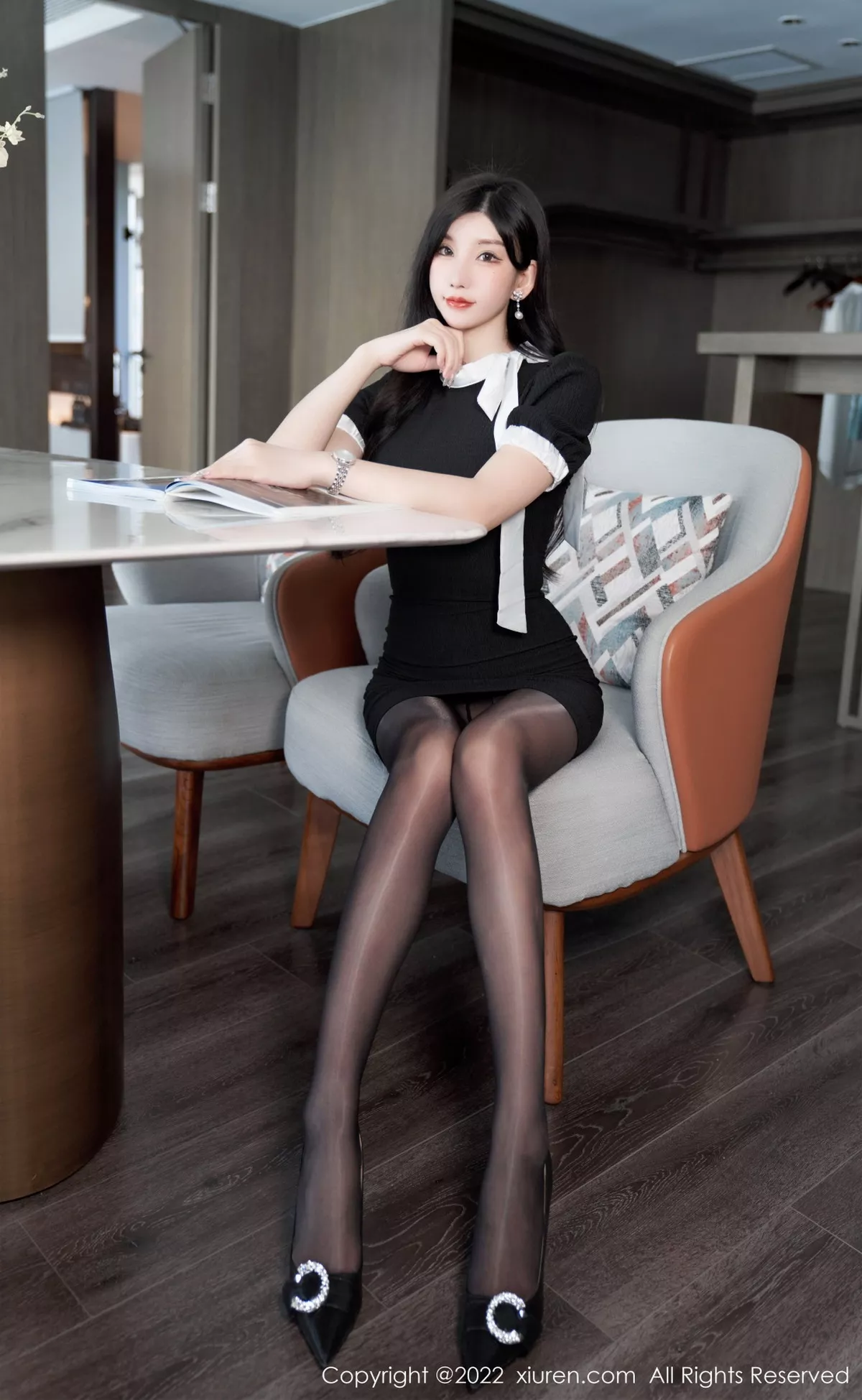 秀人集.com_[XiuRen秀人网]No.5848_女神周于希Sally私房性感蓝色蕾丝内衣配超薄闪亮黑丝魅惑写真102P