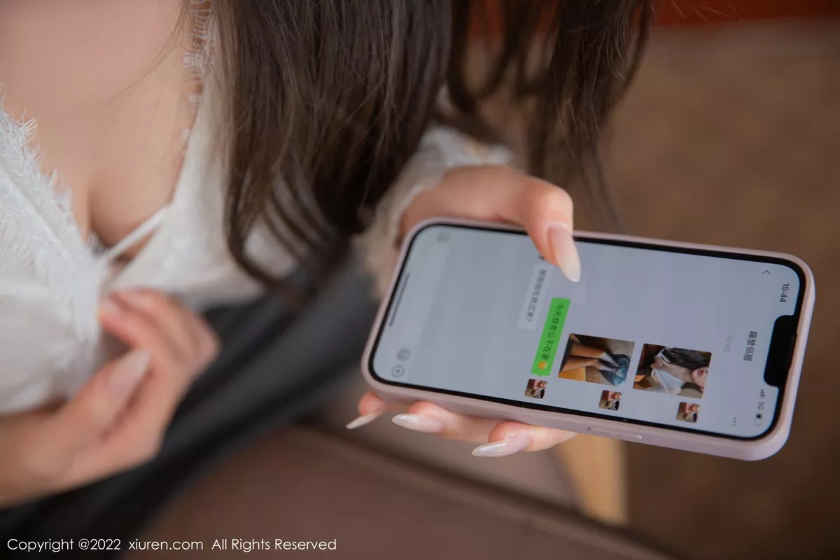 秀人集.com_[XiuRen秀人网]No.5842_模特夏甜甜性感白色上衣配灰短裙露蕾丝内衣超薄黑丝诱惑写真69P