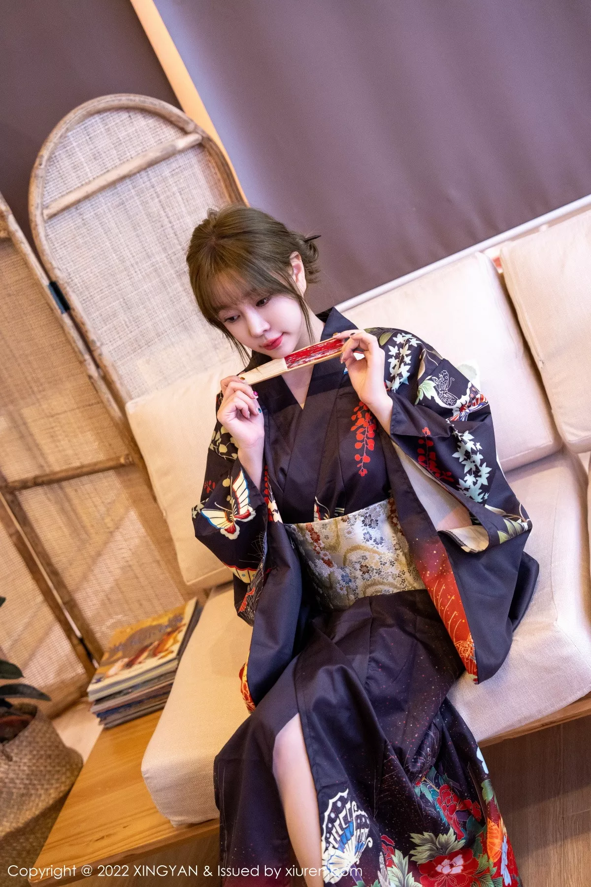 秀人集.com_[XINGYAN星颜社]VOL.154_女神王雨纯脱深色日式和服露性感白色内衣配超薄肉丝诱惑写真82P