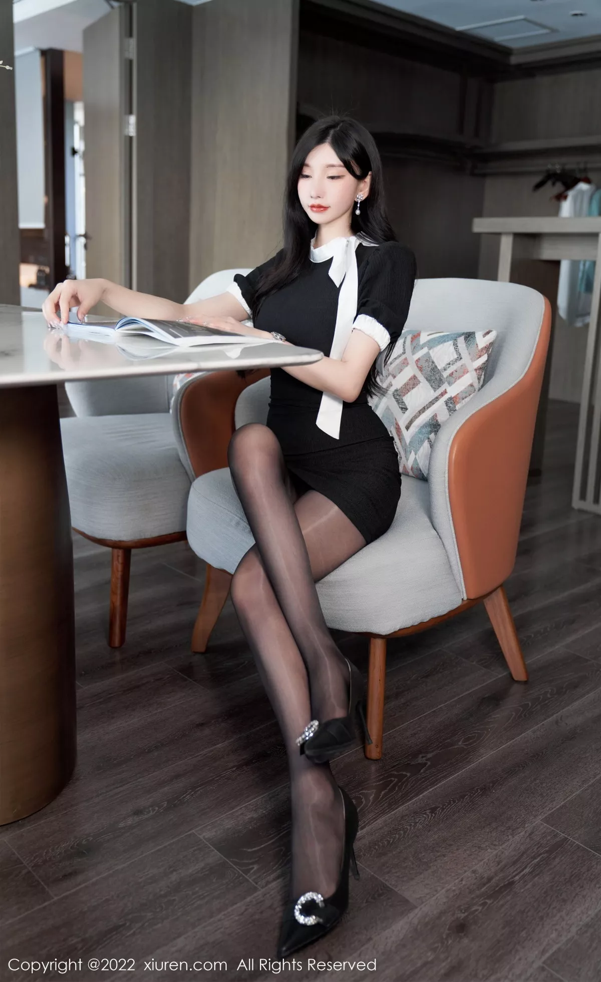 秀人集.com_[XiuRen秀人网]No.5848_女神周于希Sally私房性感蓝色蕾丝内衣配超薄闪亮黑丝魅惑写真102P