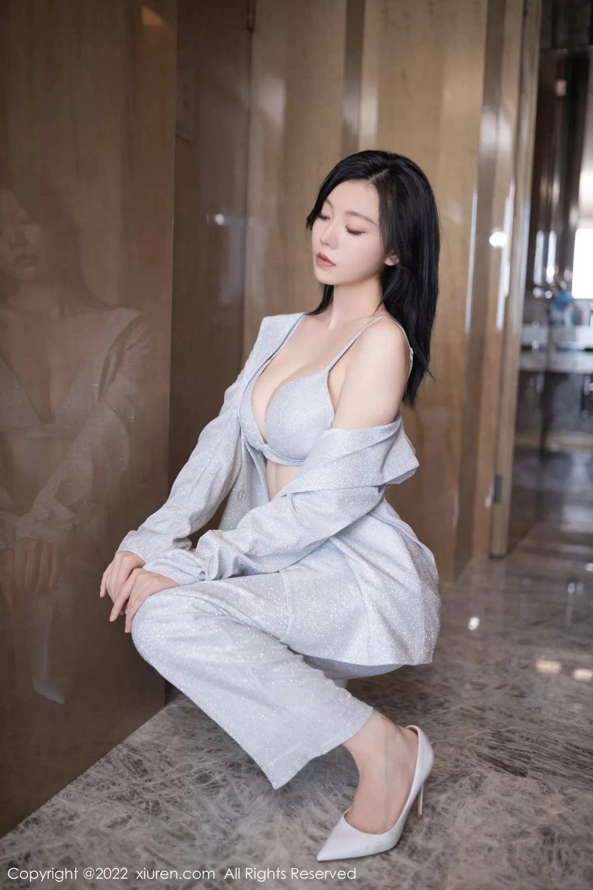 秀人集.com_[XiuRen秀人网]No.5859_模特安然anran脱银色西服露性感银色内衣秀完美身材诱惑写真76P