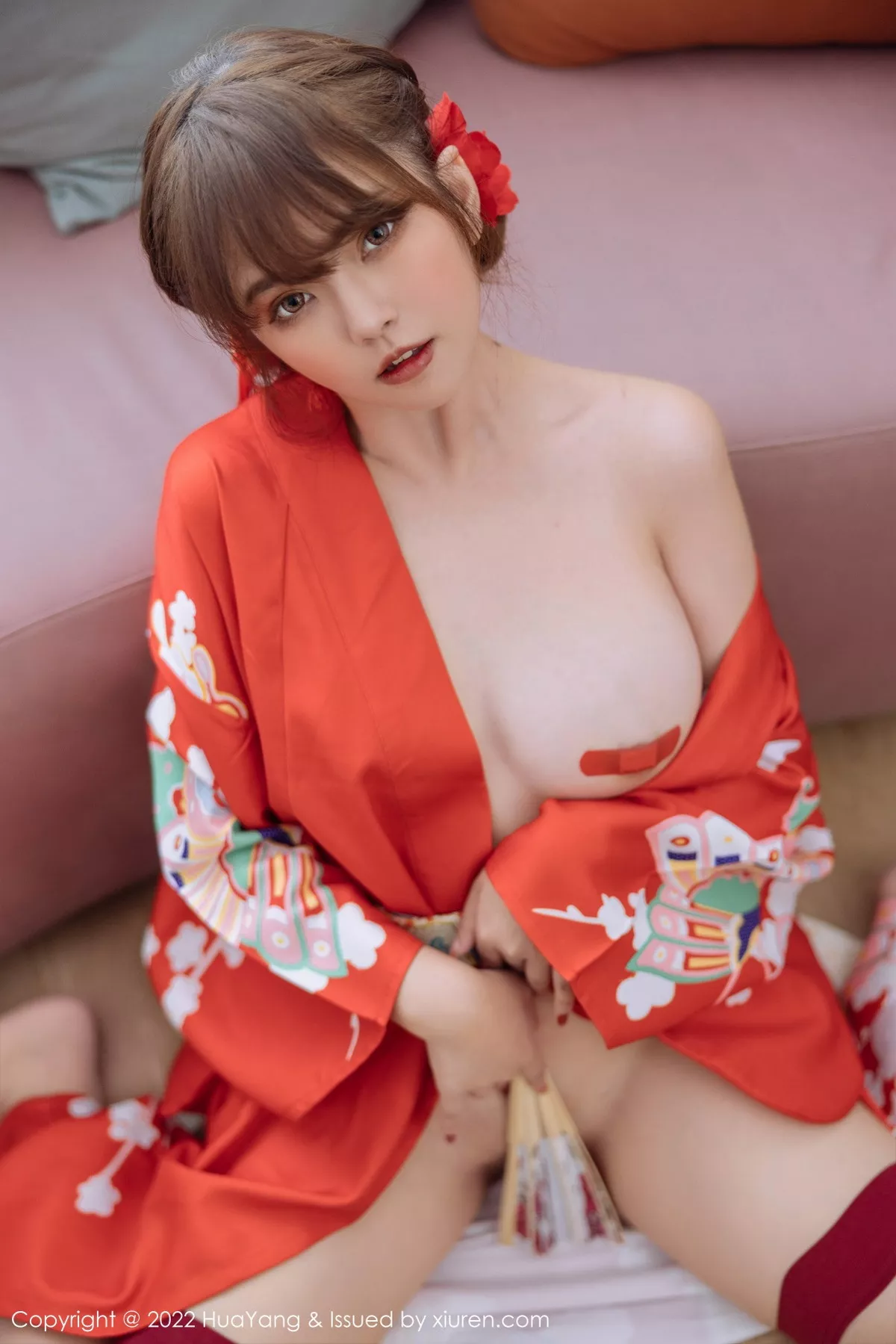 秀人集.com_[HuaYang花漾]Vol.518_模特张思允Nice西双版纳旅拍红色真空和服半脱露豪乳诱惑写真64P