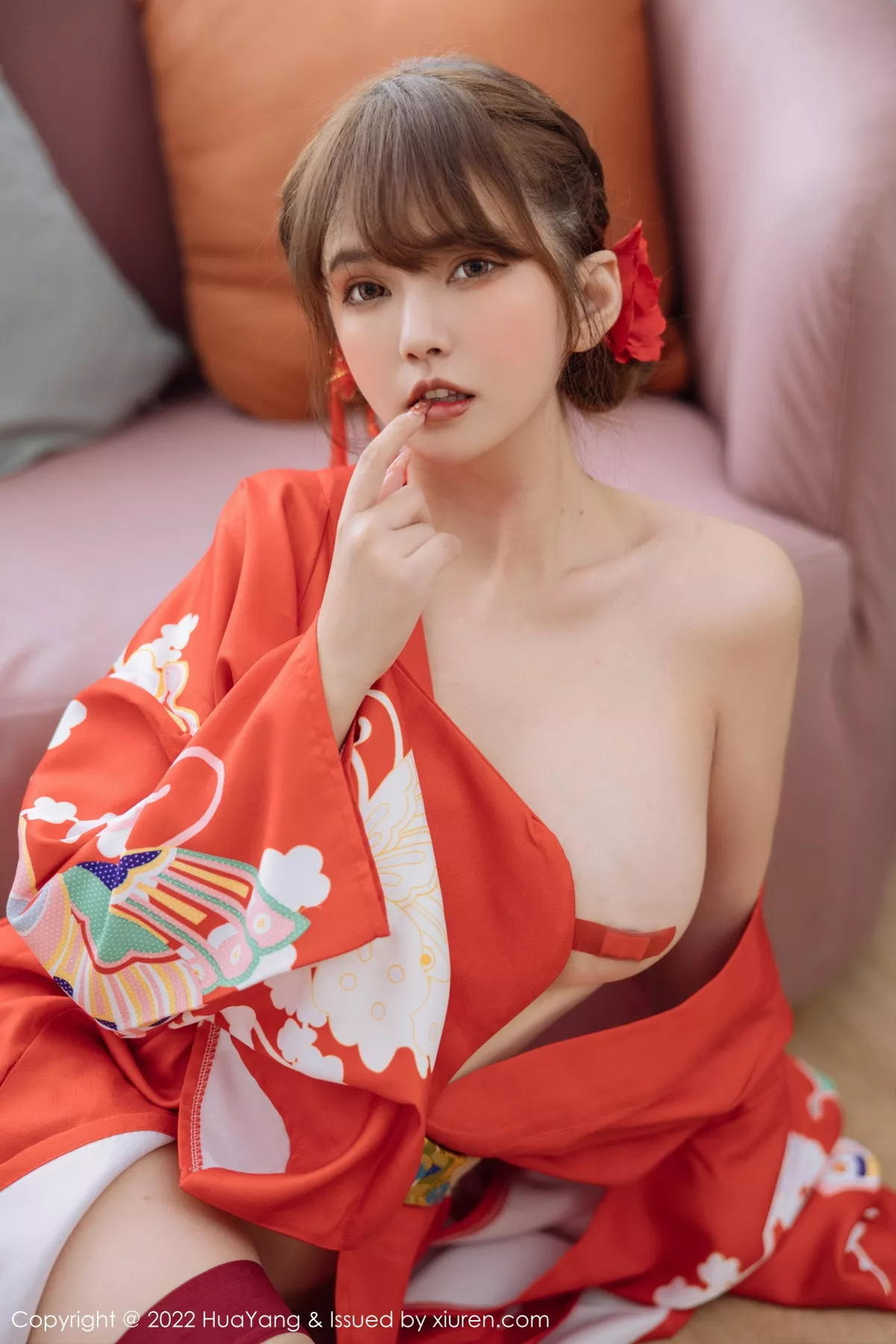 秀人集.com_[HuaYang花漾]Vol.518_模特张思允Nice西双版纳旅拍红色真空和服半脱露豪乳诱惑写真64P