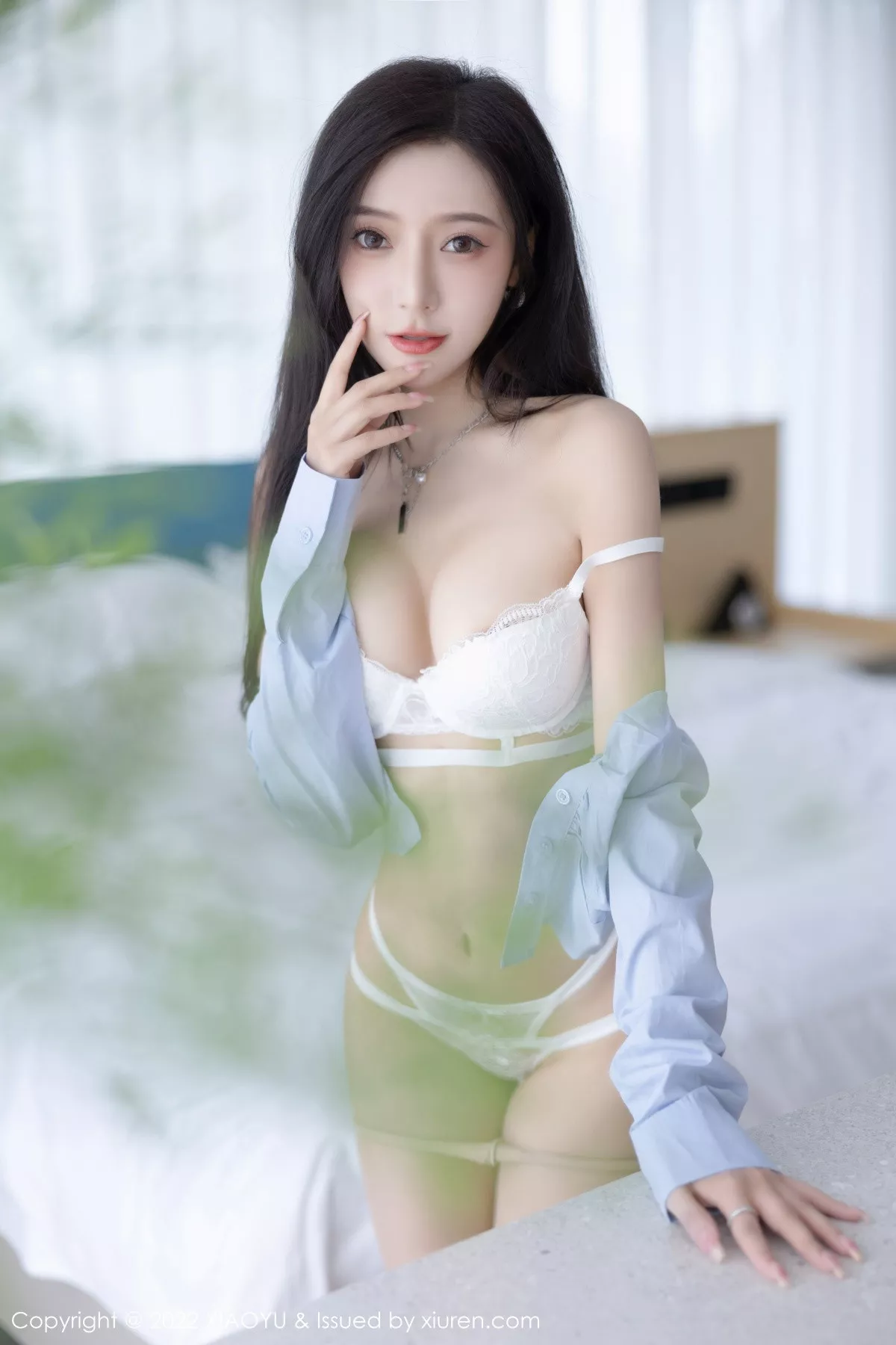 秀人集.com_[XiaoYu画语界]Vol.904_女神王馨瑶yanni杭州旅拍浅蓝T恤配牛仔裤露白色内衣诱惑写真88P