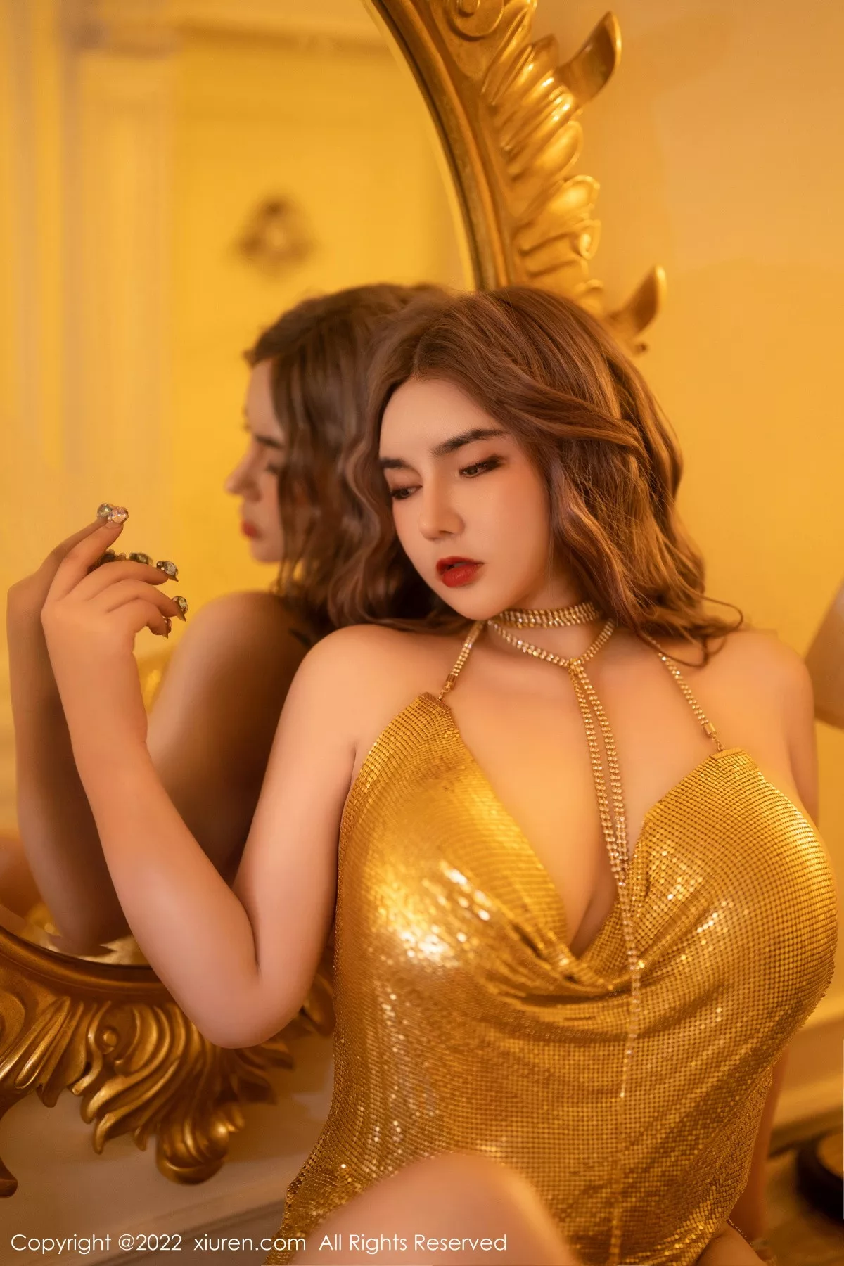 秀人集.com_[XiuRen秀人网]No.5862_模特温心怡私房性感金色吊带短裙秀傲人豪乳遮点极致诱惑写真53P