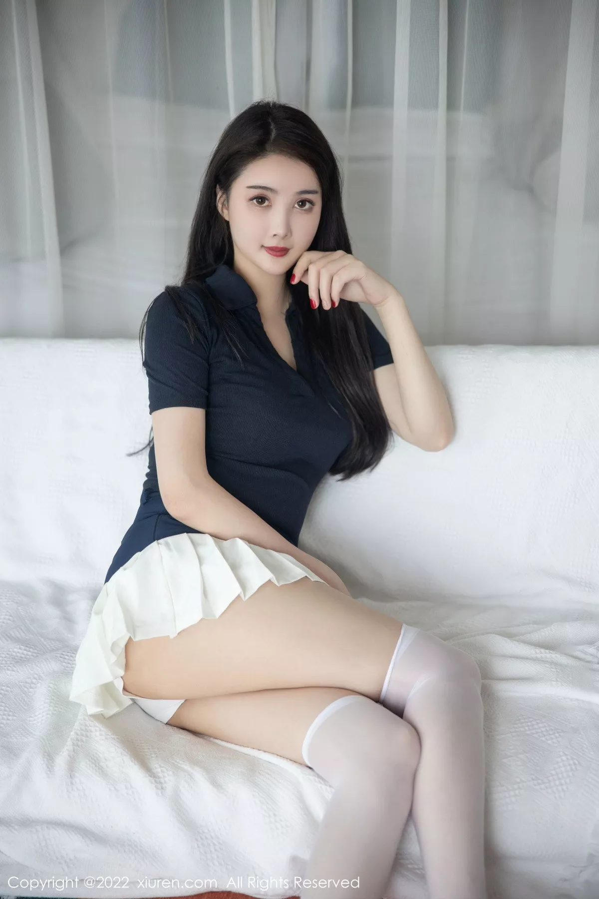 秀人集.com_[XiuRen秀人网]No.5870_模特Summer宝宝深色上衣配白短裙露性感粉色蕾丝内衣诱惑写真54P