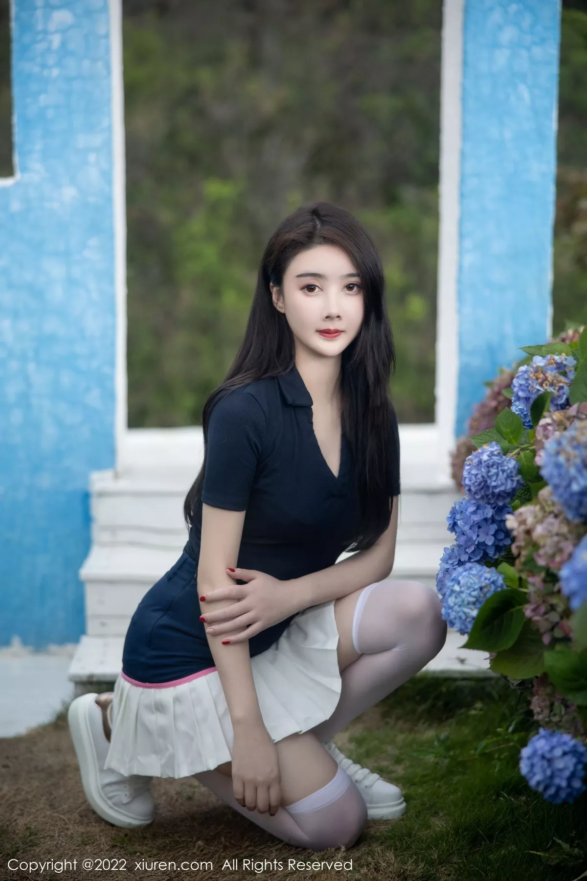 秀人集.com_[XiuRen秀人网]No.5870_模特Summer宝宝深色上衣配白短裙露性感粉色蕾丝内衣诱惑写真54P